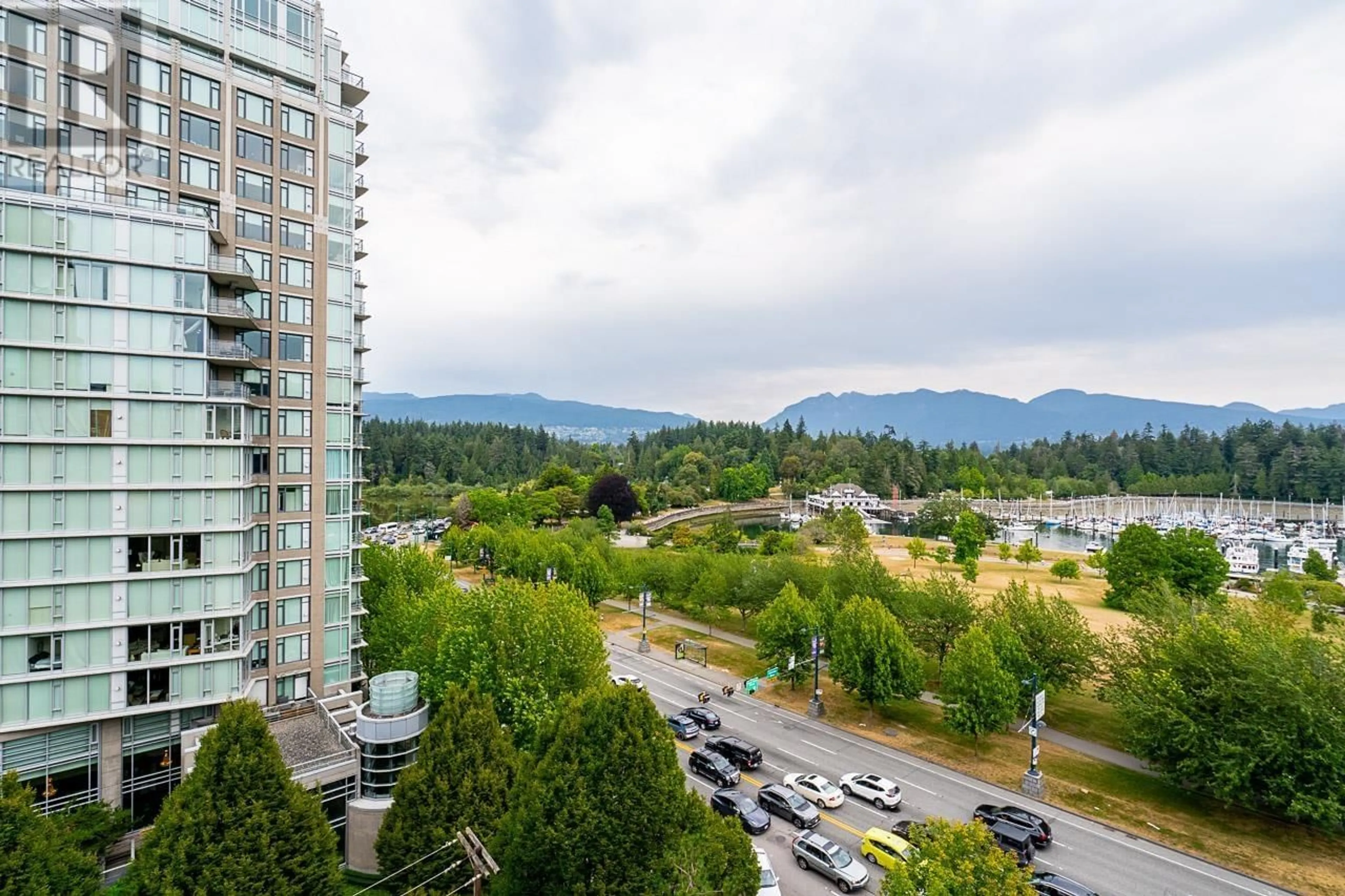 A pic from outside/outdoor area/front of a property/back of a property/a pic from drone, city buildings view from balcony for 1010 - 1889 ALBERNI STREET, Vancouver British Columbia V6G3G7