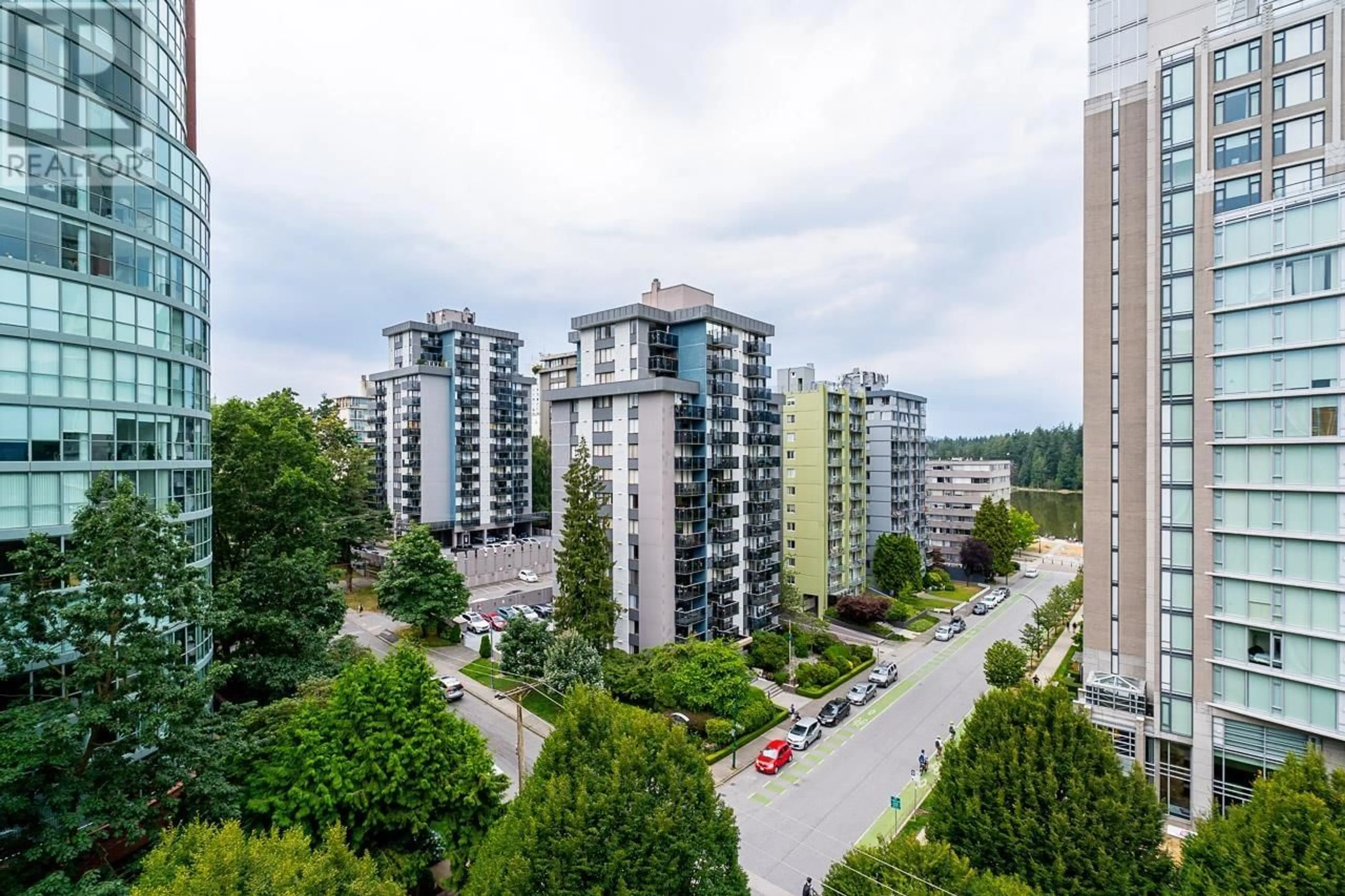 A pic from outside/outdoor area/front of a property/back of a property/a pic from drone, city buildings view from balcony for 1010 - 1889 ALBERNI STREET, Vancouver British Columbia V6G3G7