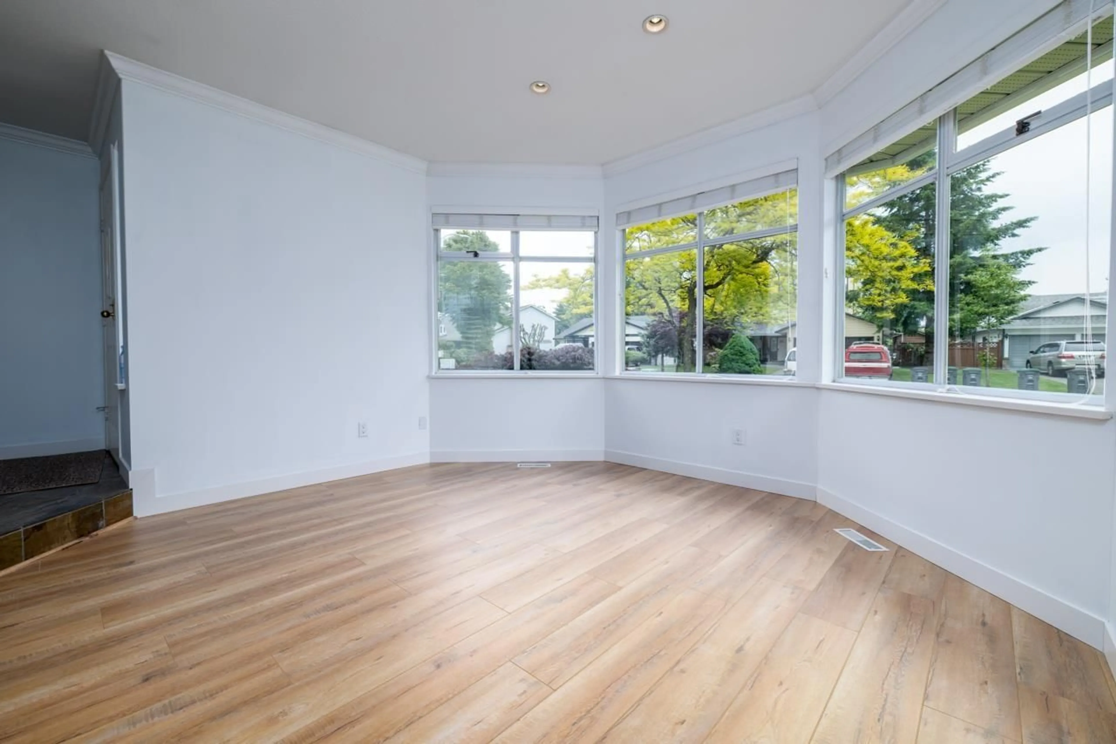 A pic of a room for 15487 93, Surrey British Columbia V3R9B6