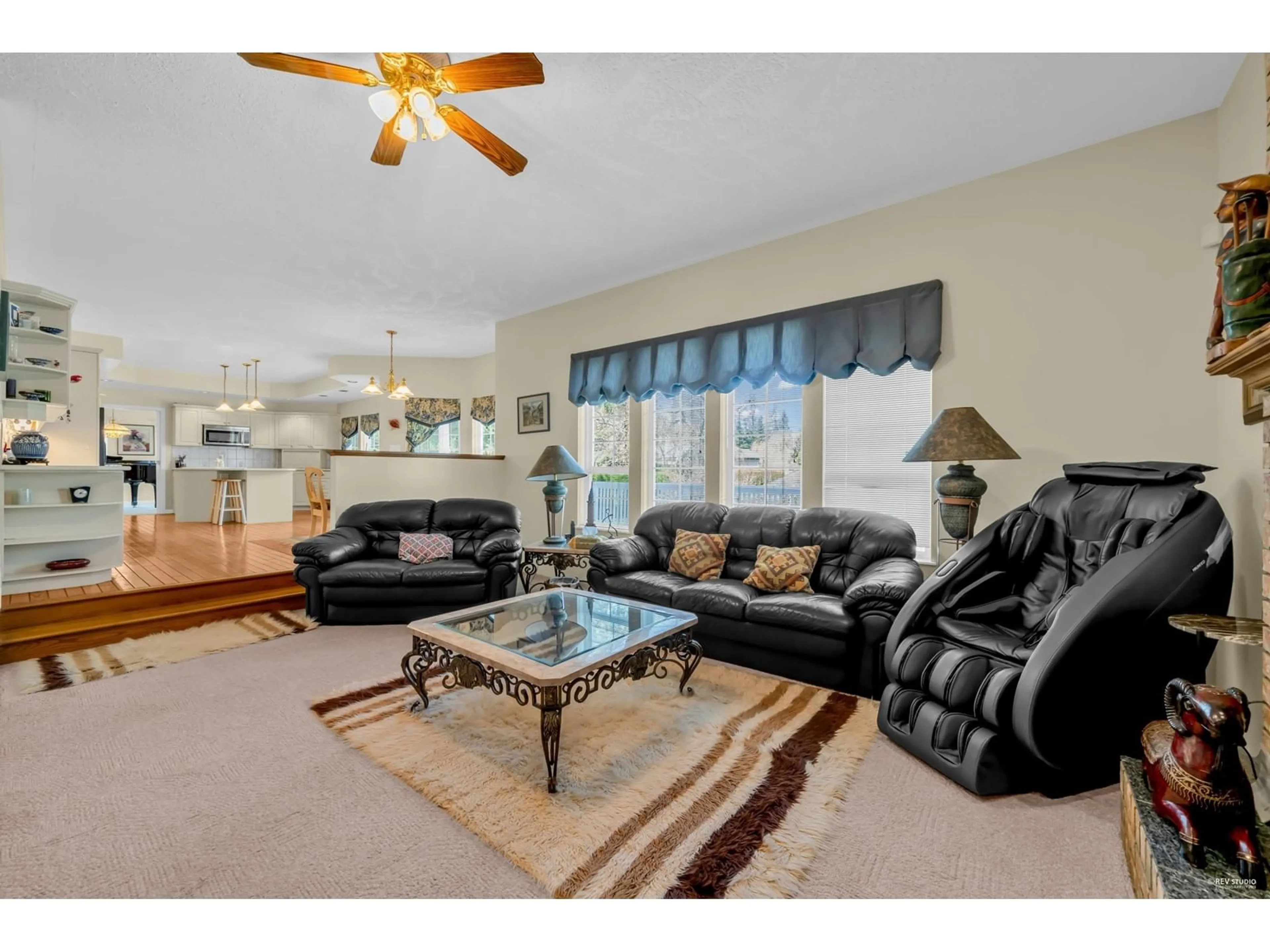Living room with furniture, unknown for 14519 29A, Surrey British Columbia V4P1P7
