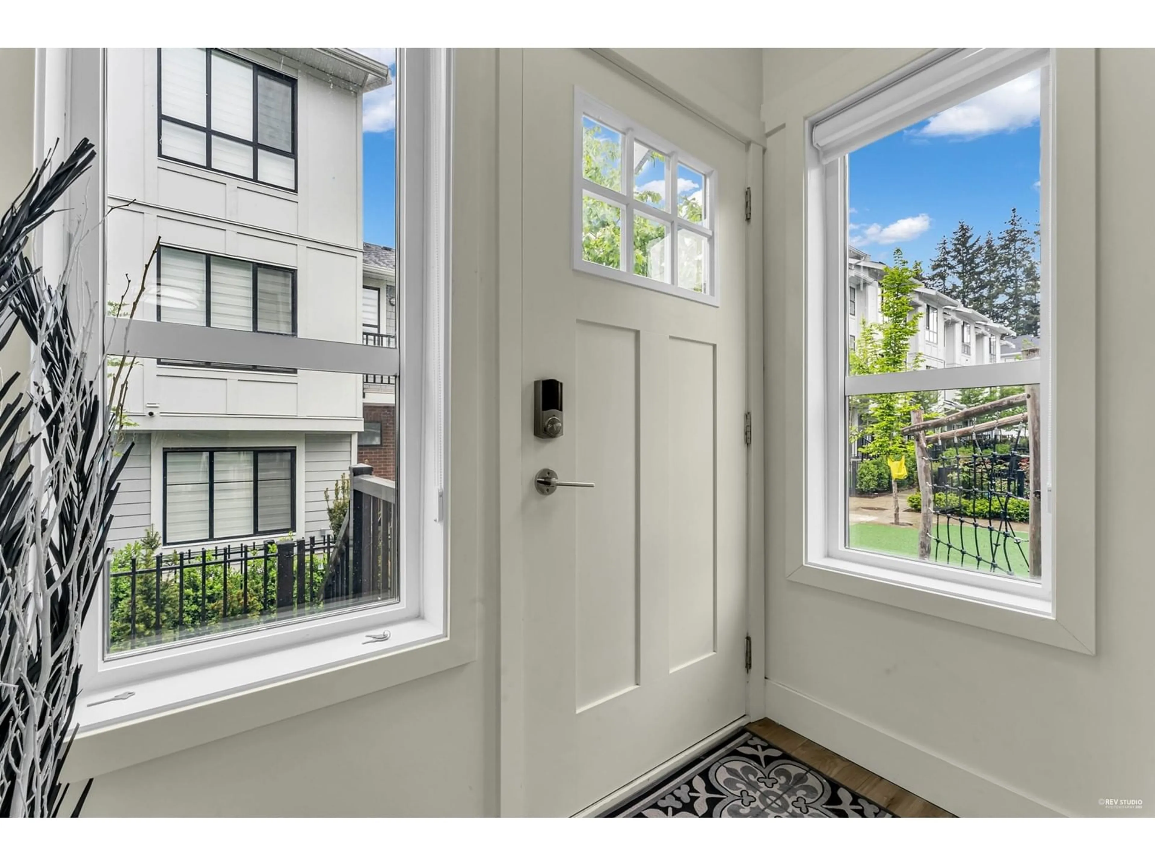 Indoor entryway for 17 - 11556 72A, Delta British Columbia V4C1A9