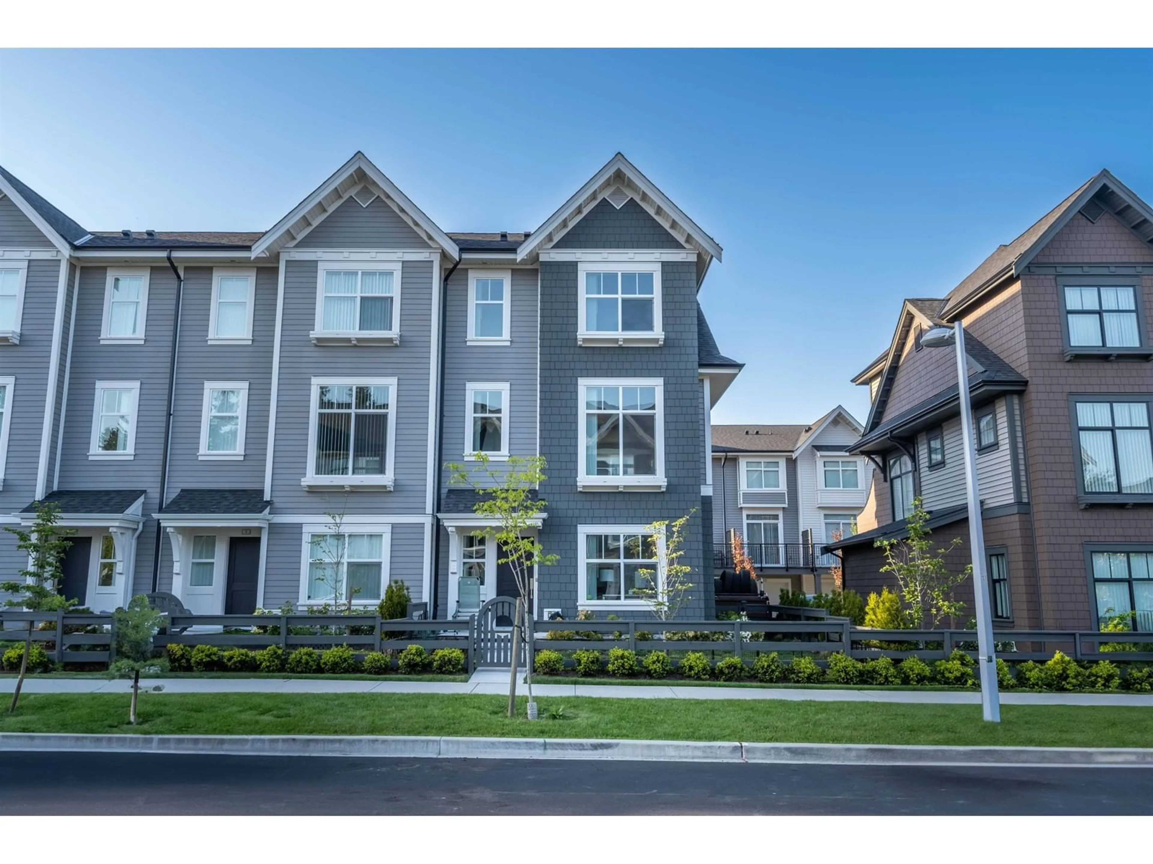 Home with vinyl exterior material, street for 4 - 14151 58A, Surrey British Columbia V3X0L1
