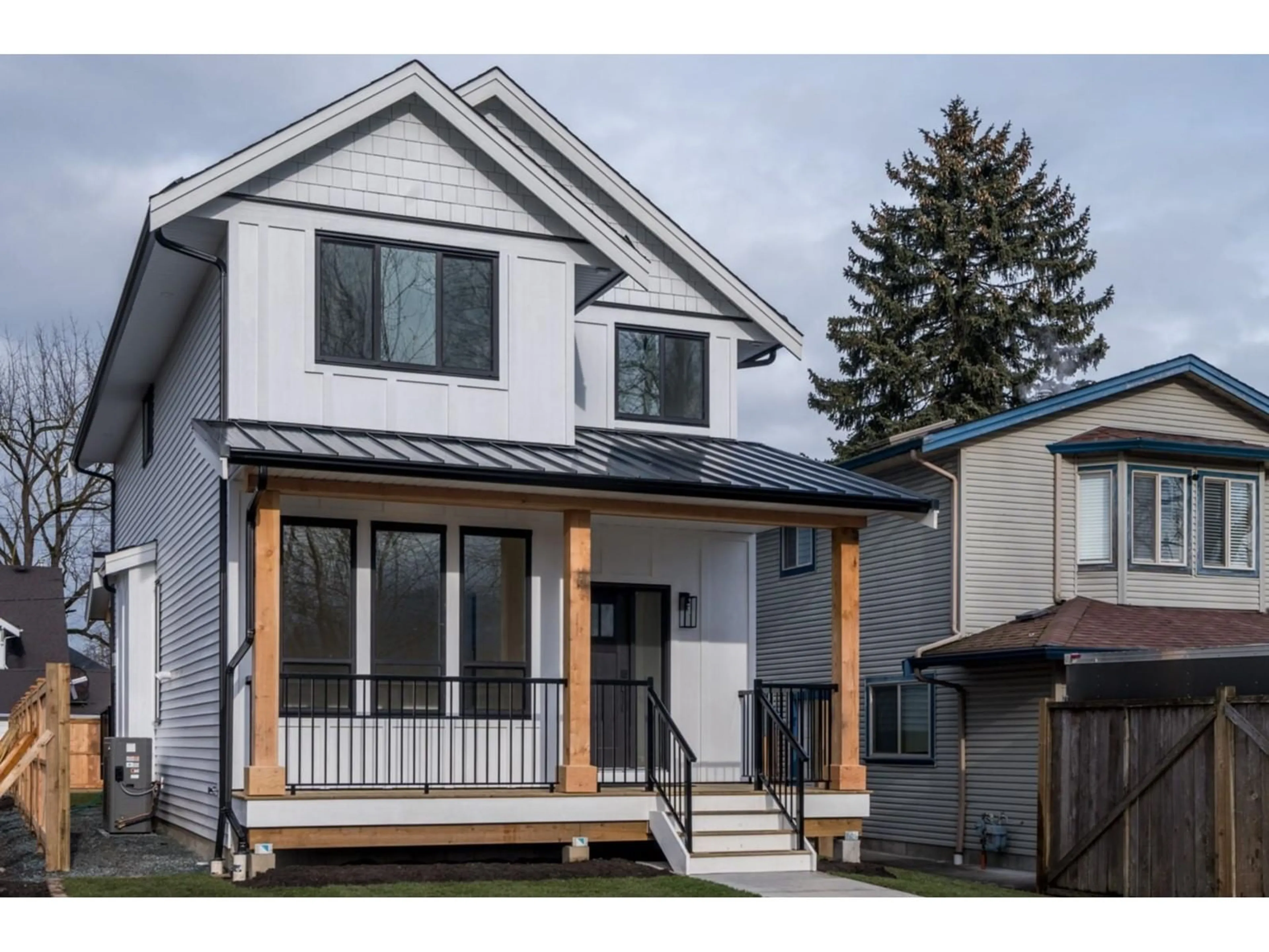 Home with vinyl exterior material, street for 34643 FIRST, Abbotsford British Columbia V2S8C2