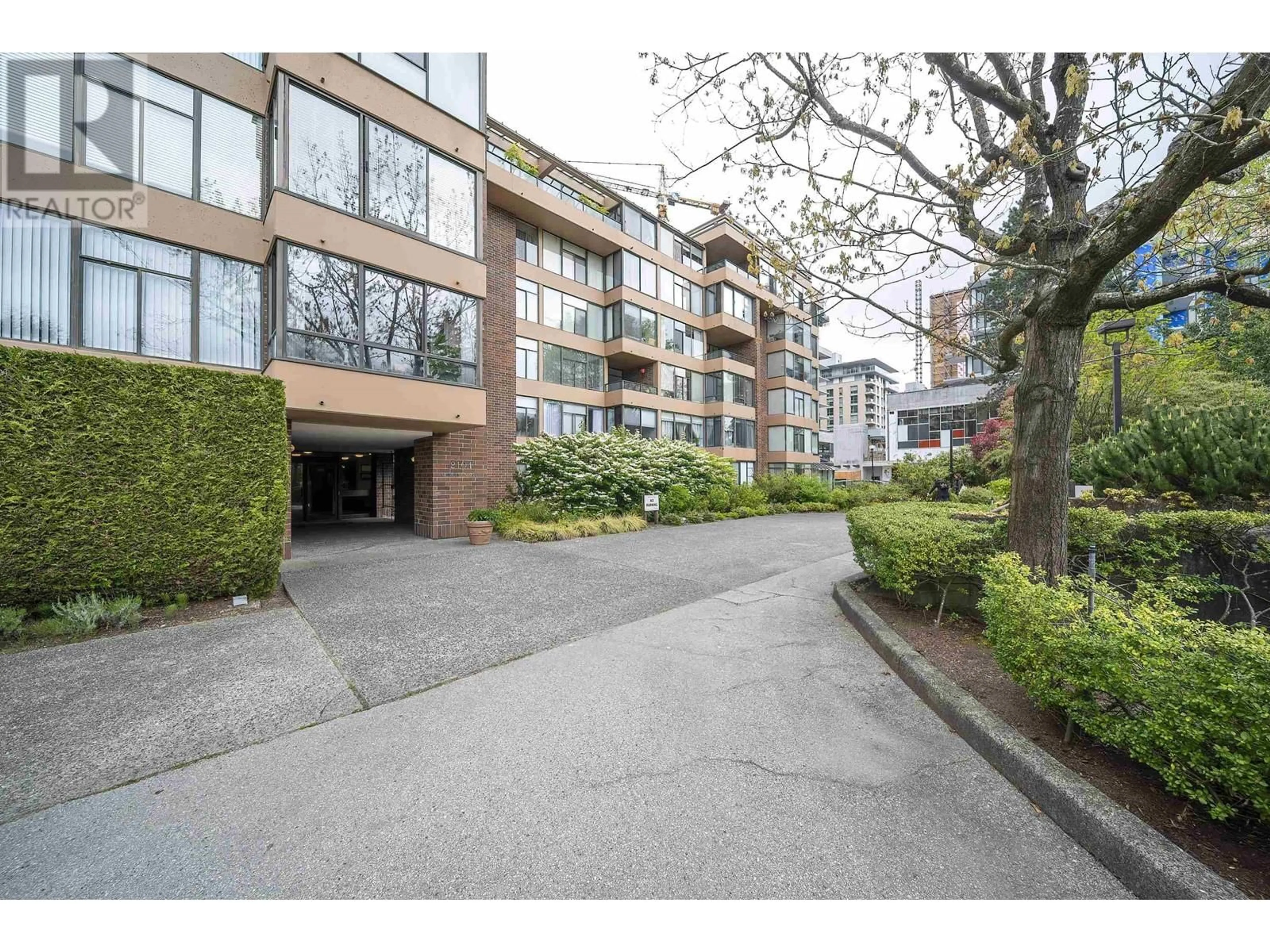 Indoor foyer for 510 - 2101 MCMULLEN AVENUE, Vancouver British Columbia V6L3B4