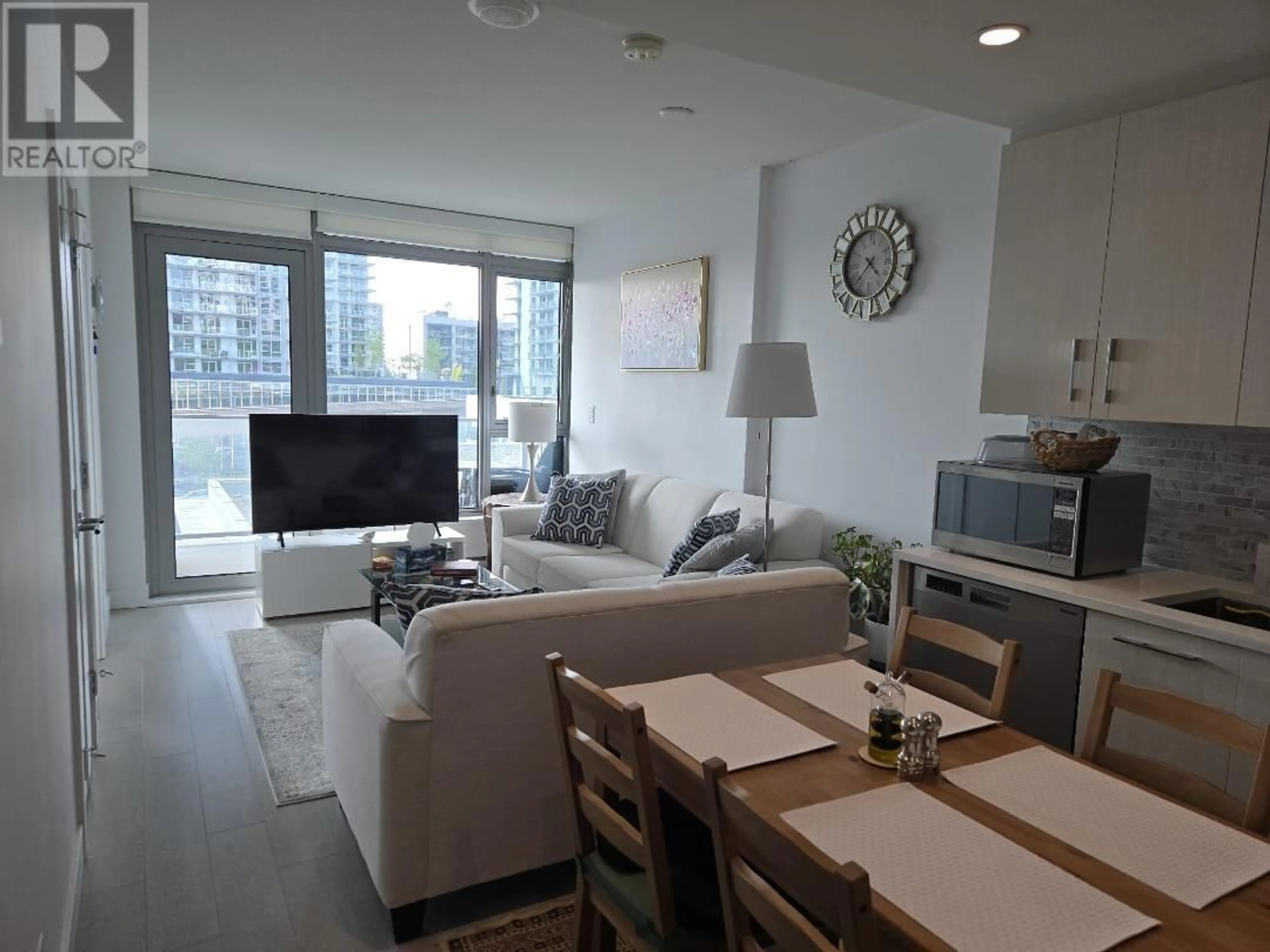 Living room with furniture, unknown for 403 - 518 WHITING WAY, Coquitlam British Columbia V3J0H6