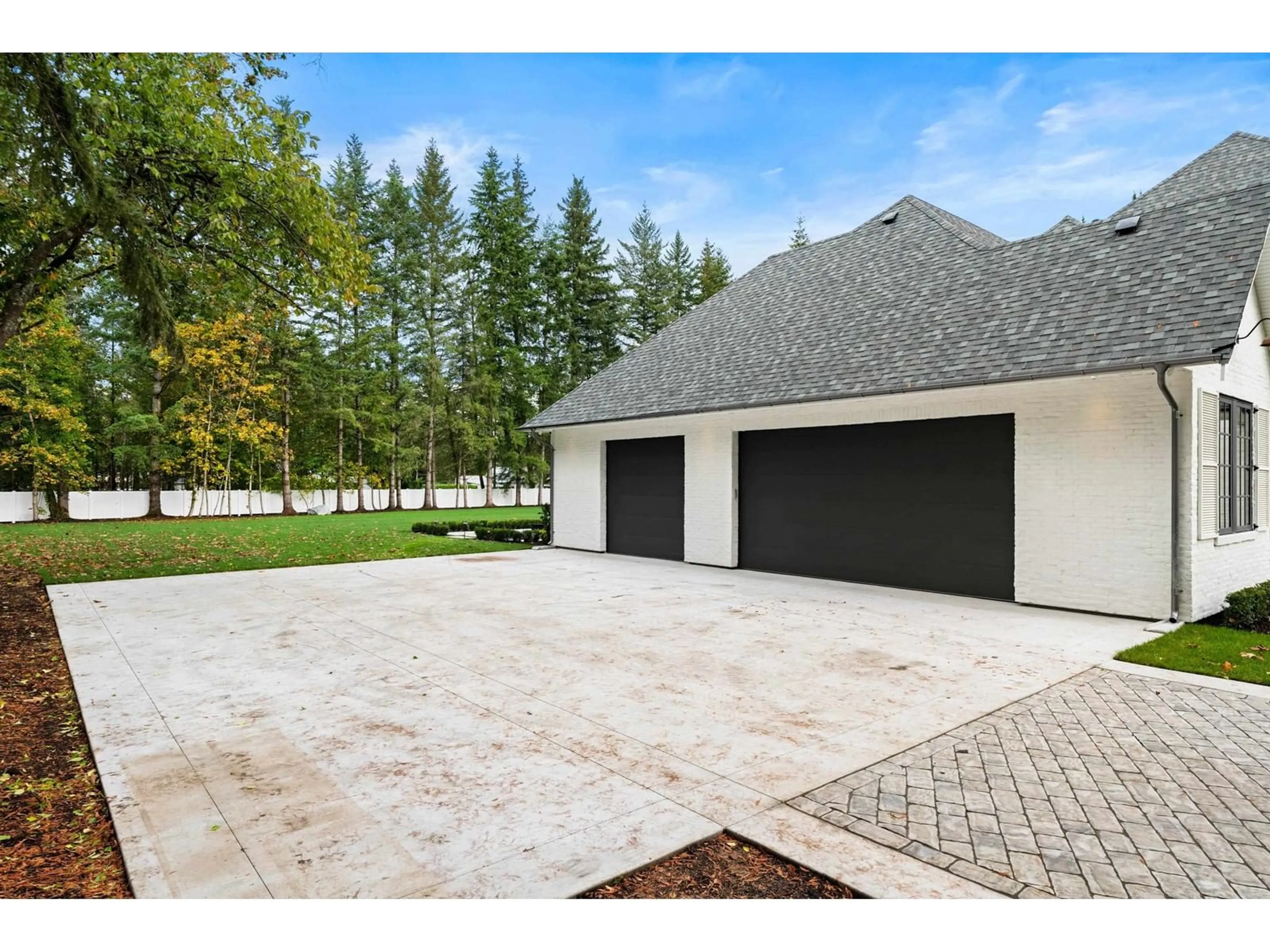 Indoor garage for 24255 54, Langley British Columbia V2Z2N4