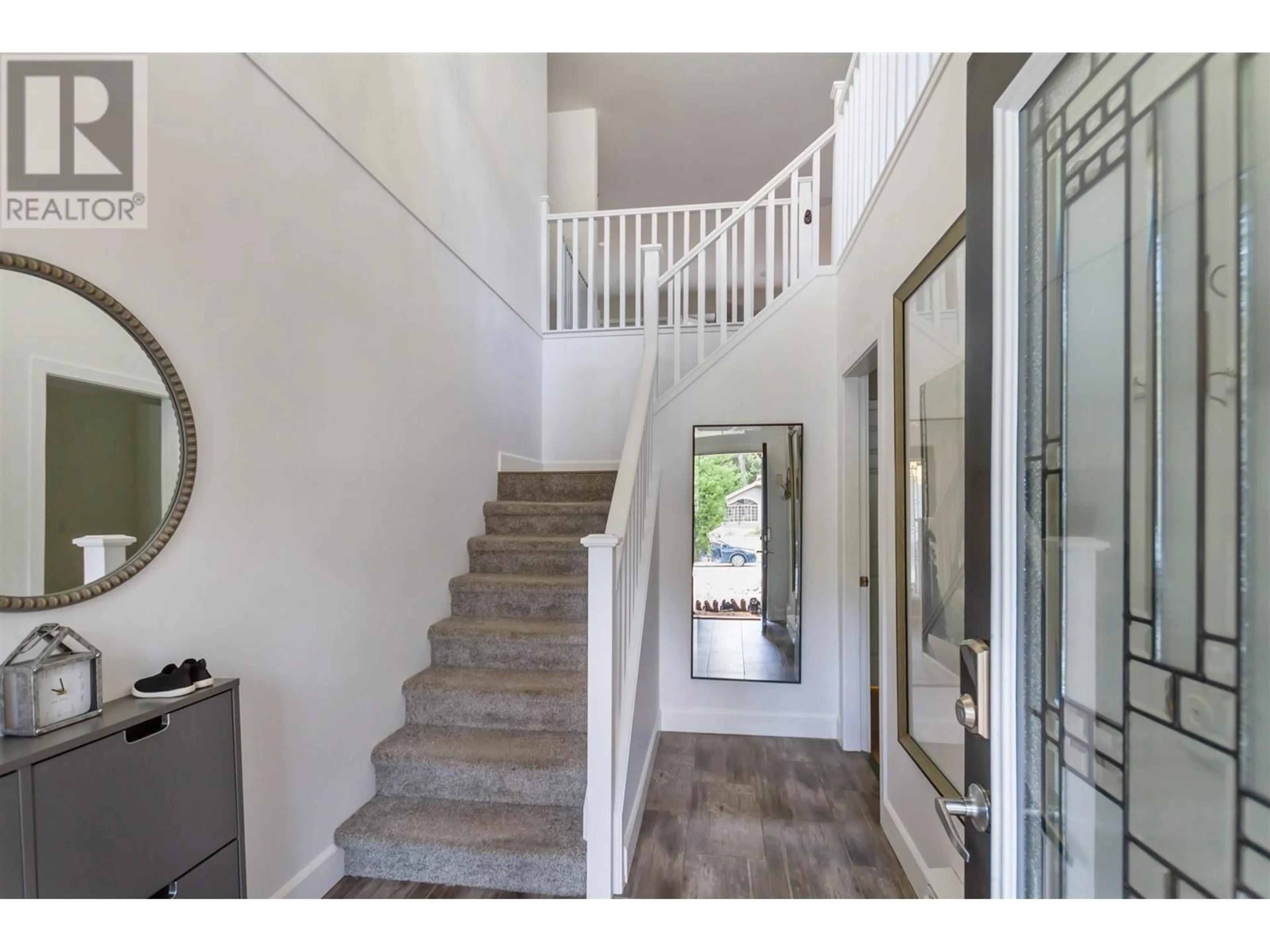 Indoor foyer for 23675 108 LOOP, Maple Ridge British Columbia V2W1B2