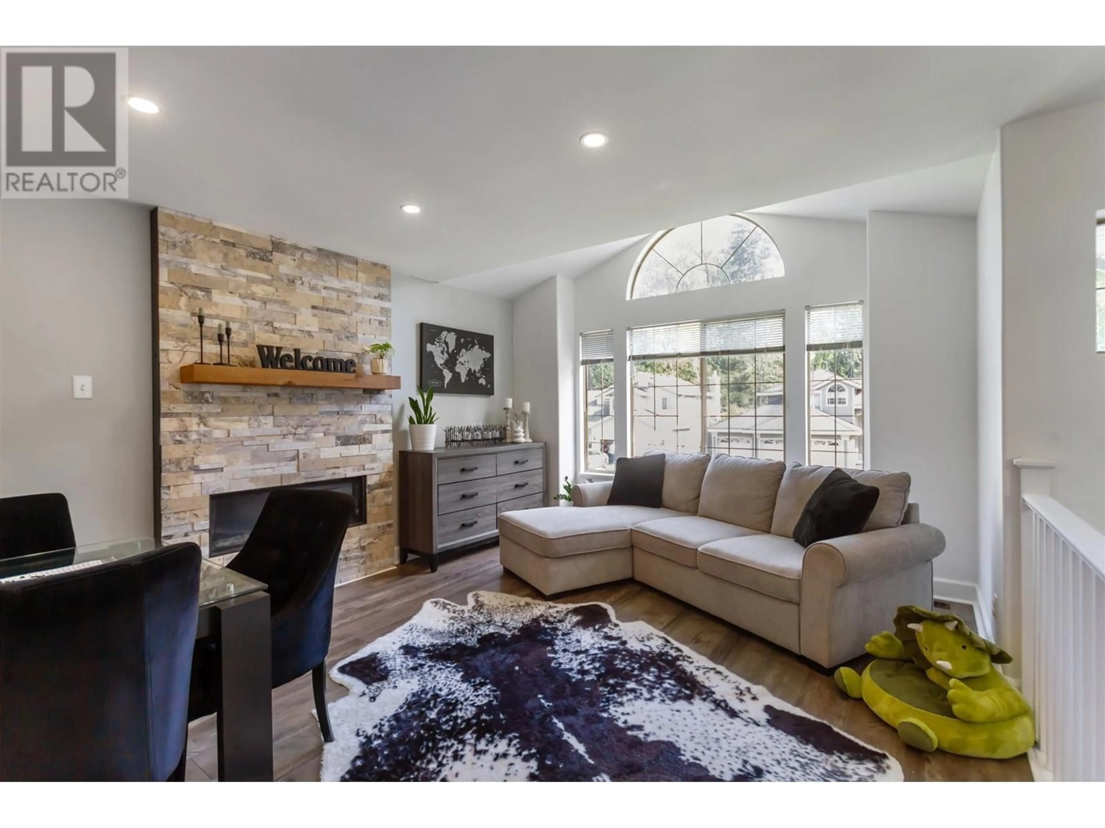 Living room with furniture, unknown for 23675 108 LOOP, Maple Ridge British Columbia V2W1B2
