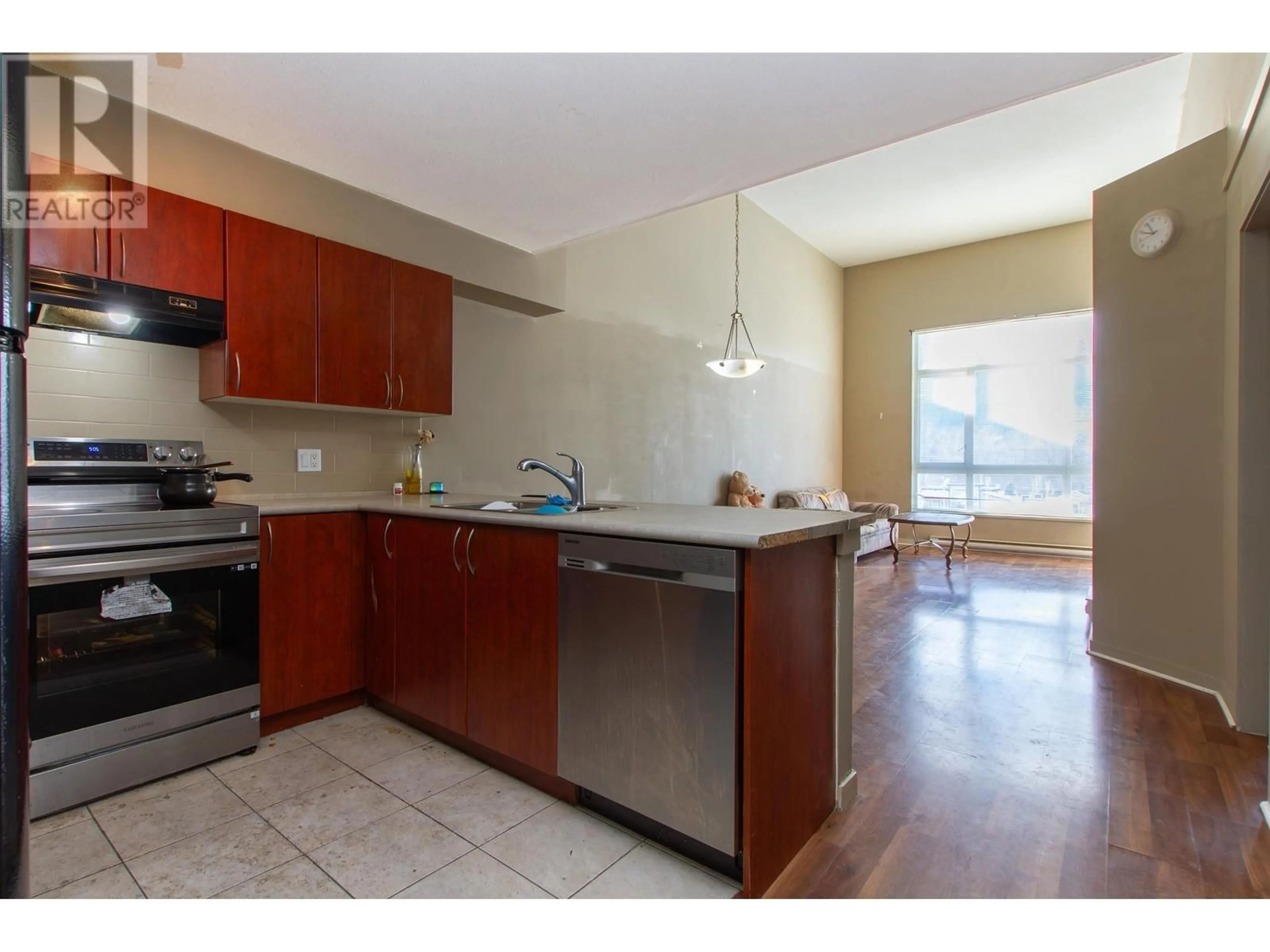 Standard kitchen, unknown for 427 - 40437 TANTALUS ROAD, Squamish British Columbia V0N1T0