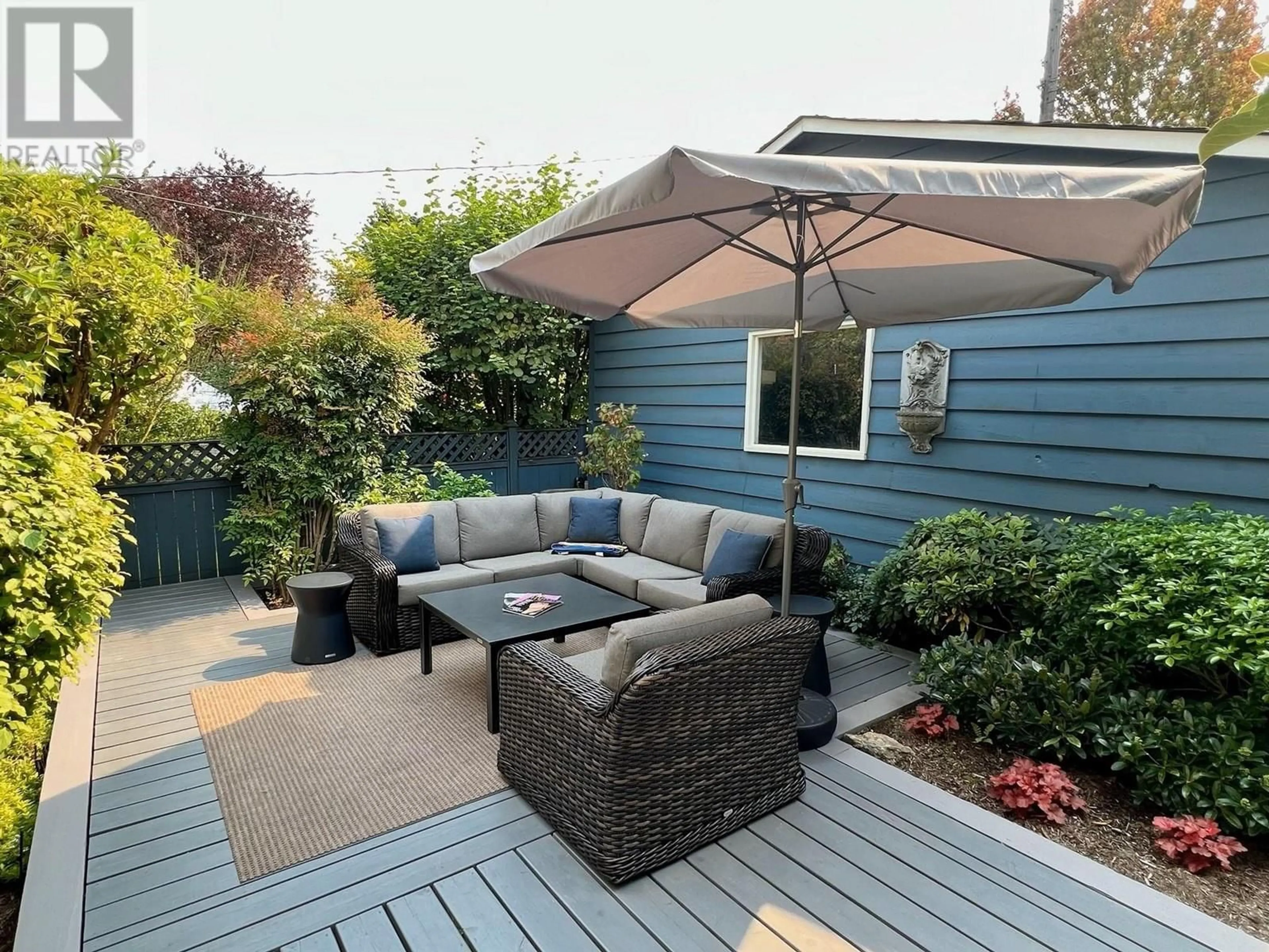Patio, street for 3248 2ND AVENUE, Vancouver British Columbia V6K1K8