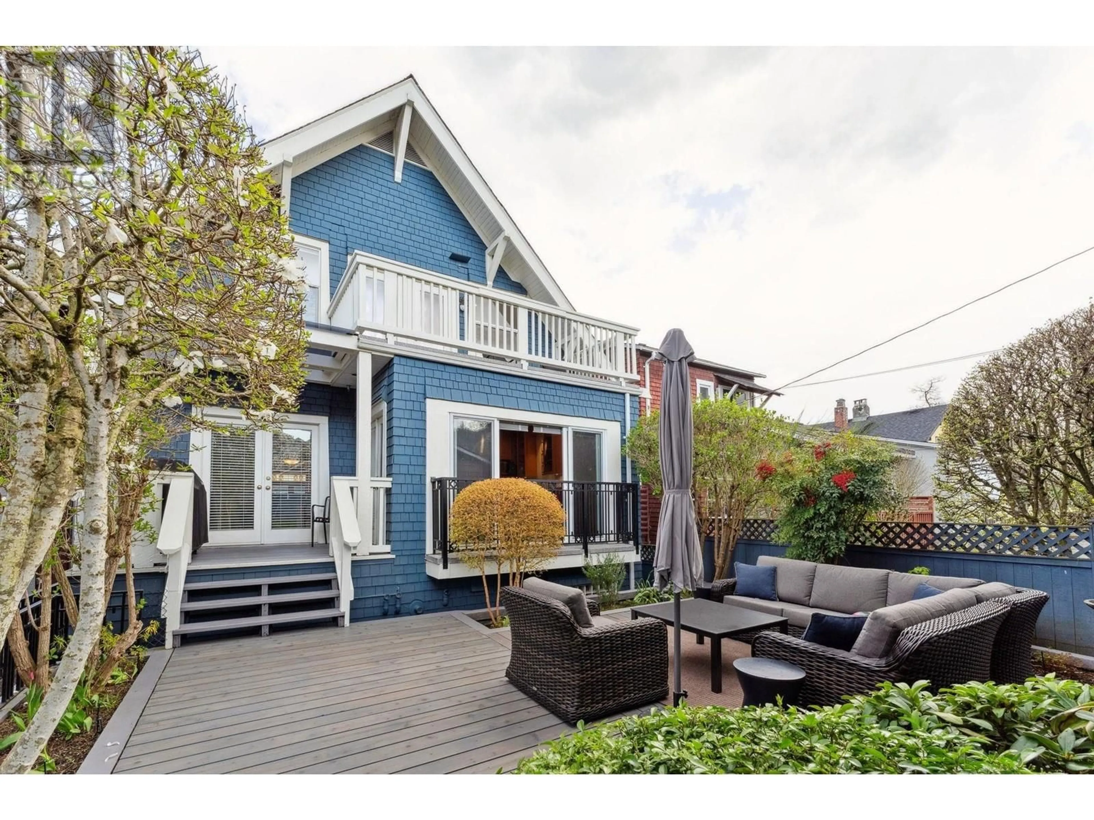 Unknown for 3248 2ND AVENUE, Vancouver British Columbia V6K1K8