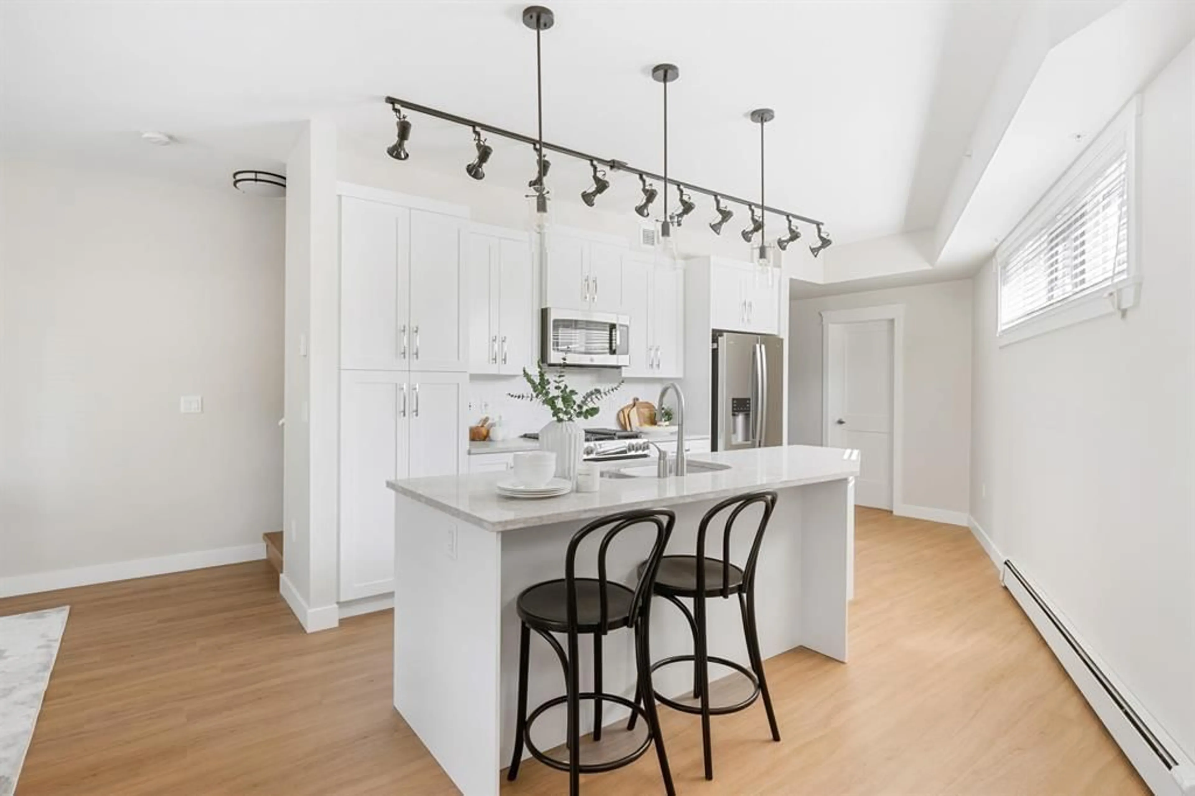 Contemporary kitchen, ceramic/tile floor for 408 - 20932 83, Langley British Columbia V0V0V0