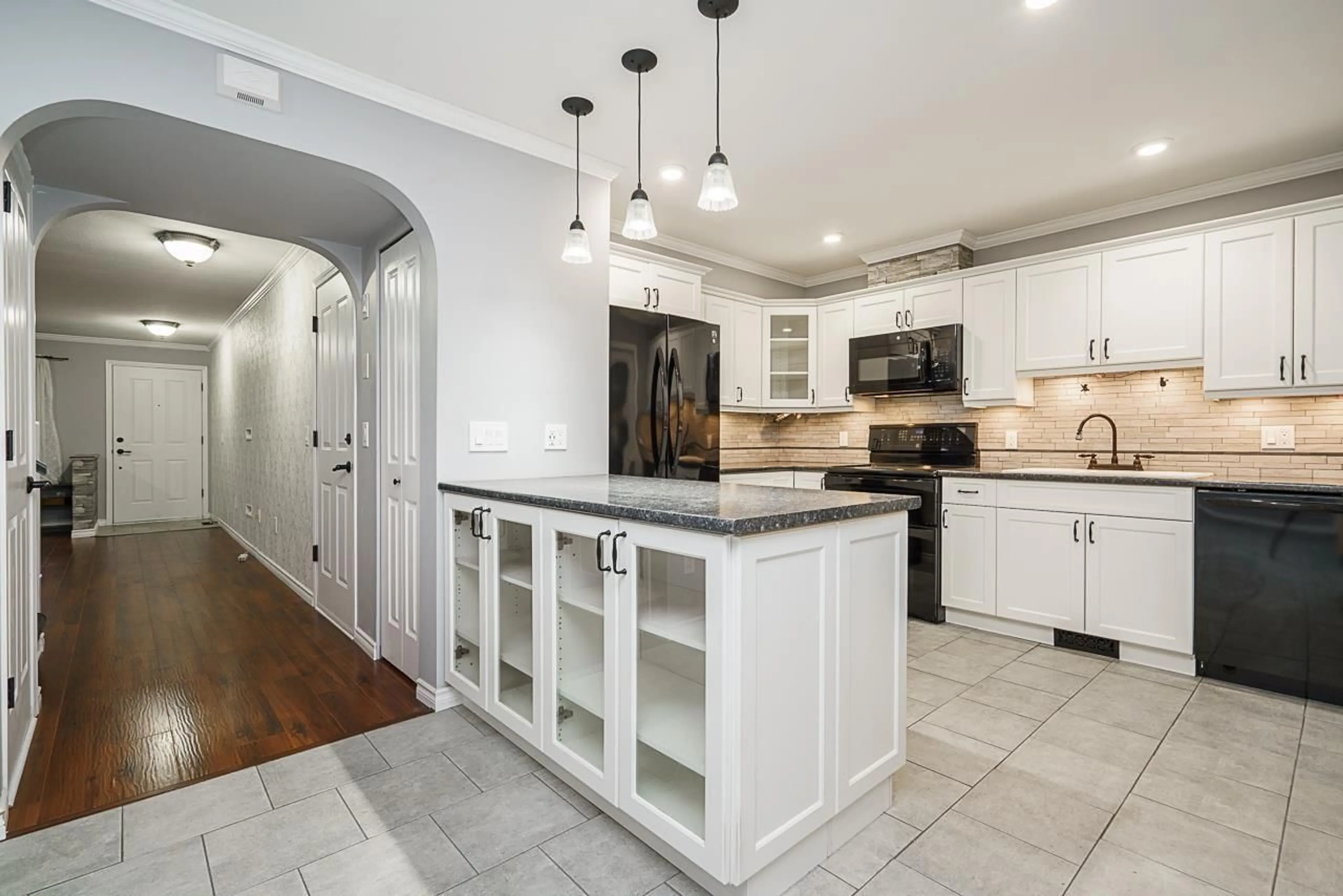 Open concept kitchen, ceramic/tile floor for 23 - 18883 65, Surrey British Columbia V3S8Y2