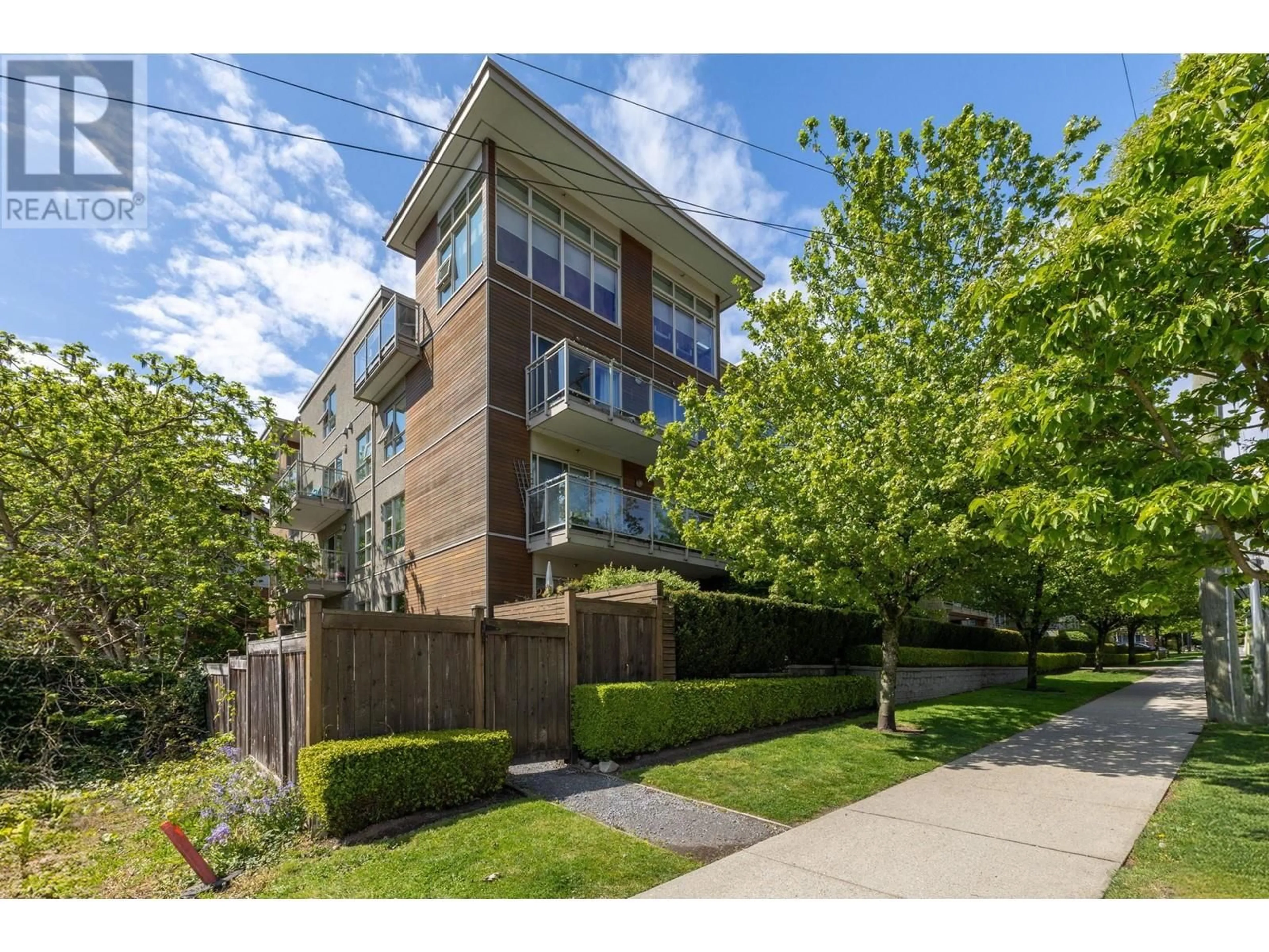 Unknown for 110 - 1033 ST. GEORGES AVENUE, North Vancouver British Columbia V7L3H5