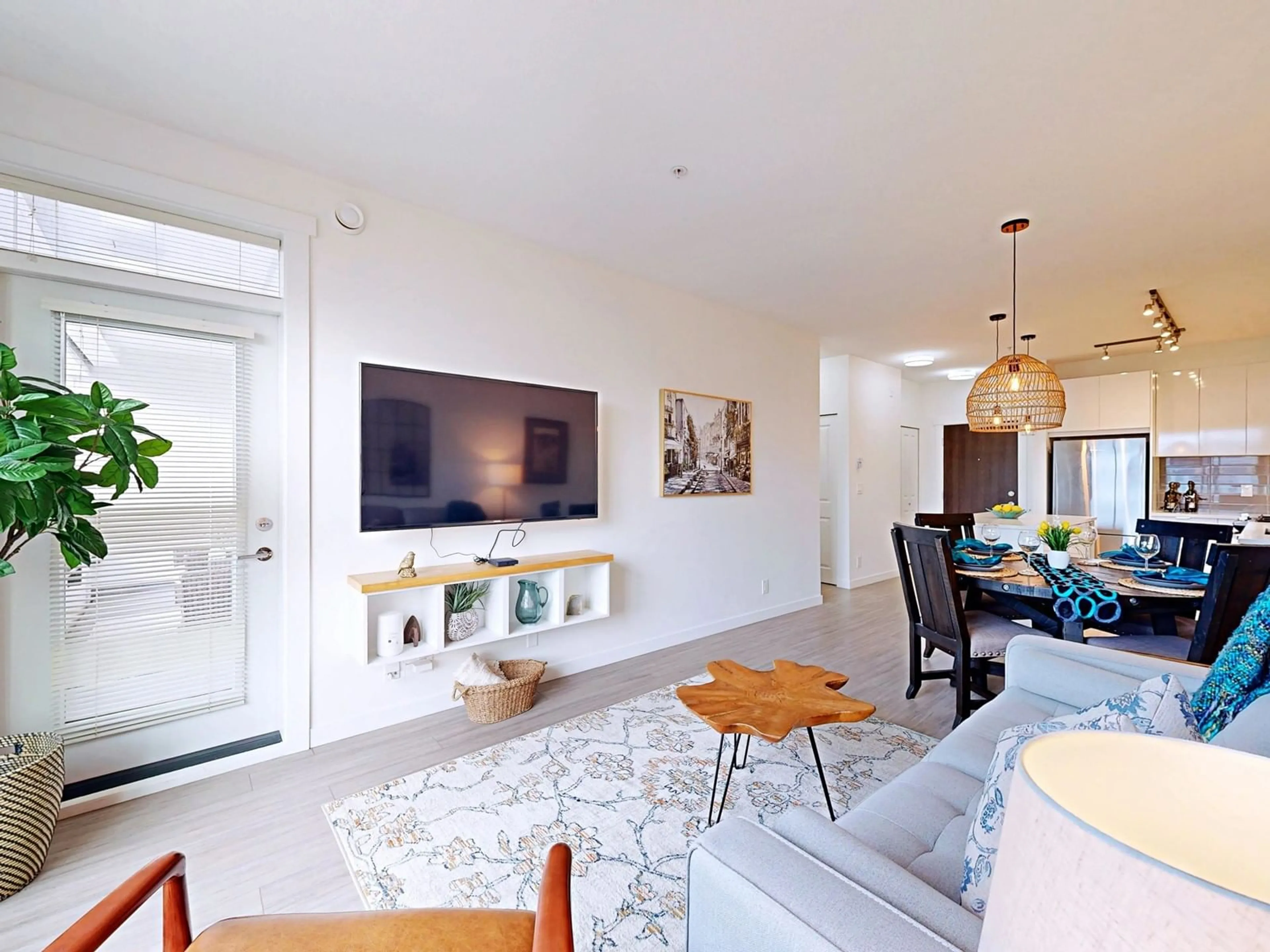 Living room with furniture, unknown for C427 - 8150 207, Langley British Columbia V2Y4J4