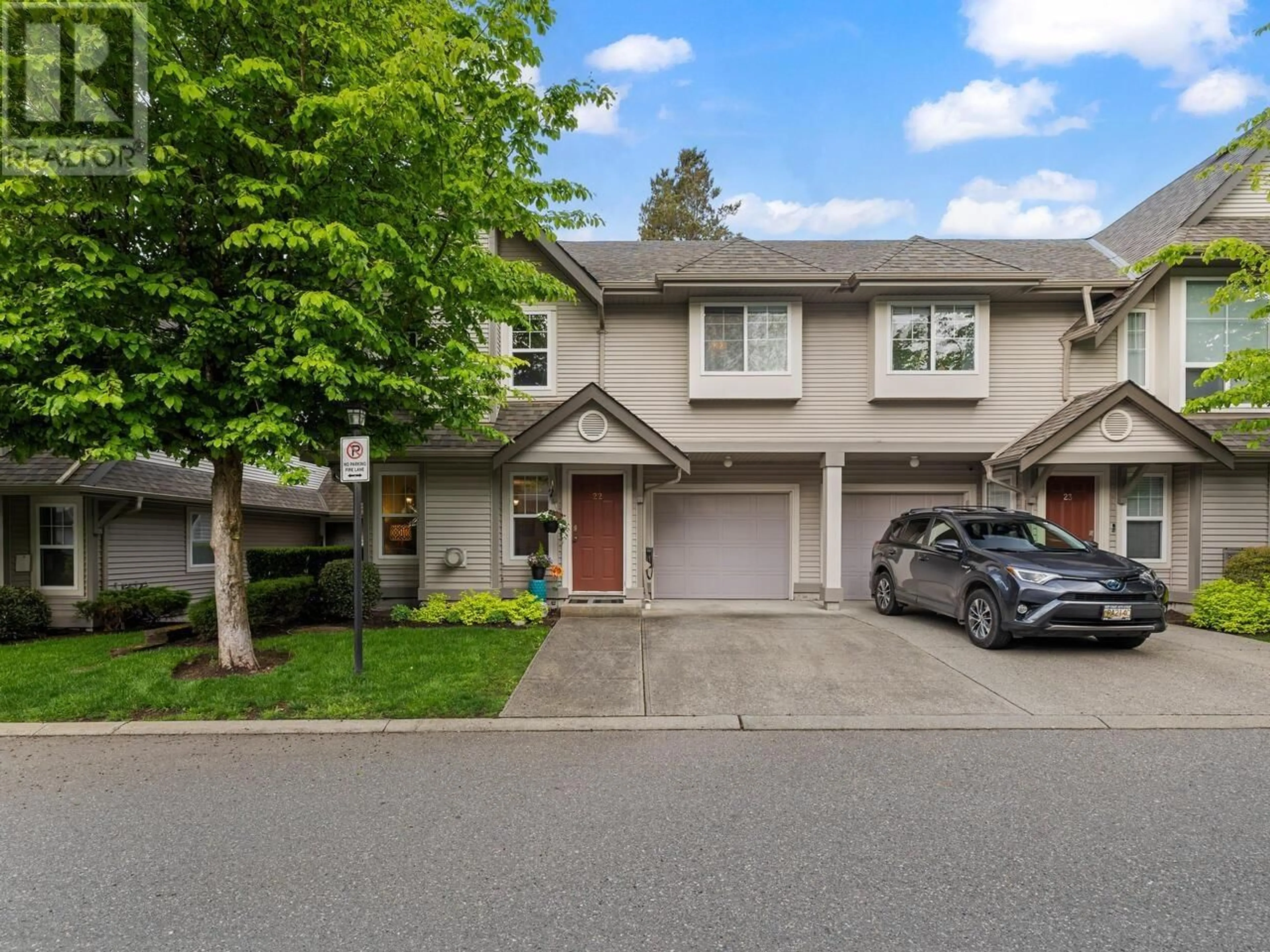 Home with vinyl exterior material, street for 22 - 23085 118 AVENUE, Maple Ridge British Columbia V2X3J7