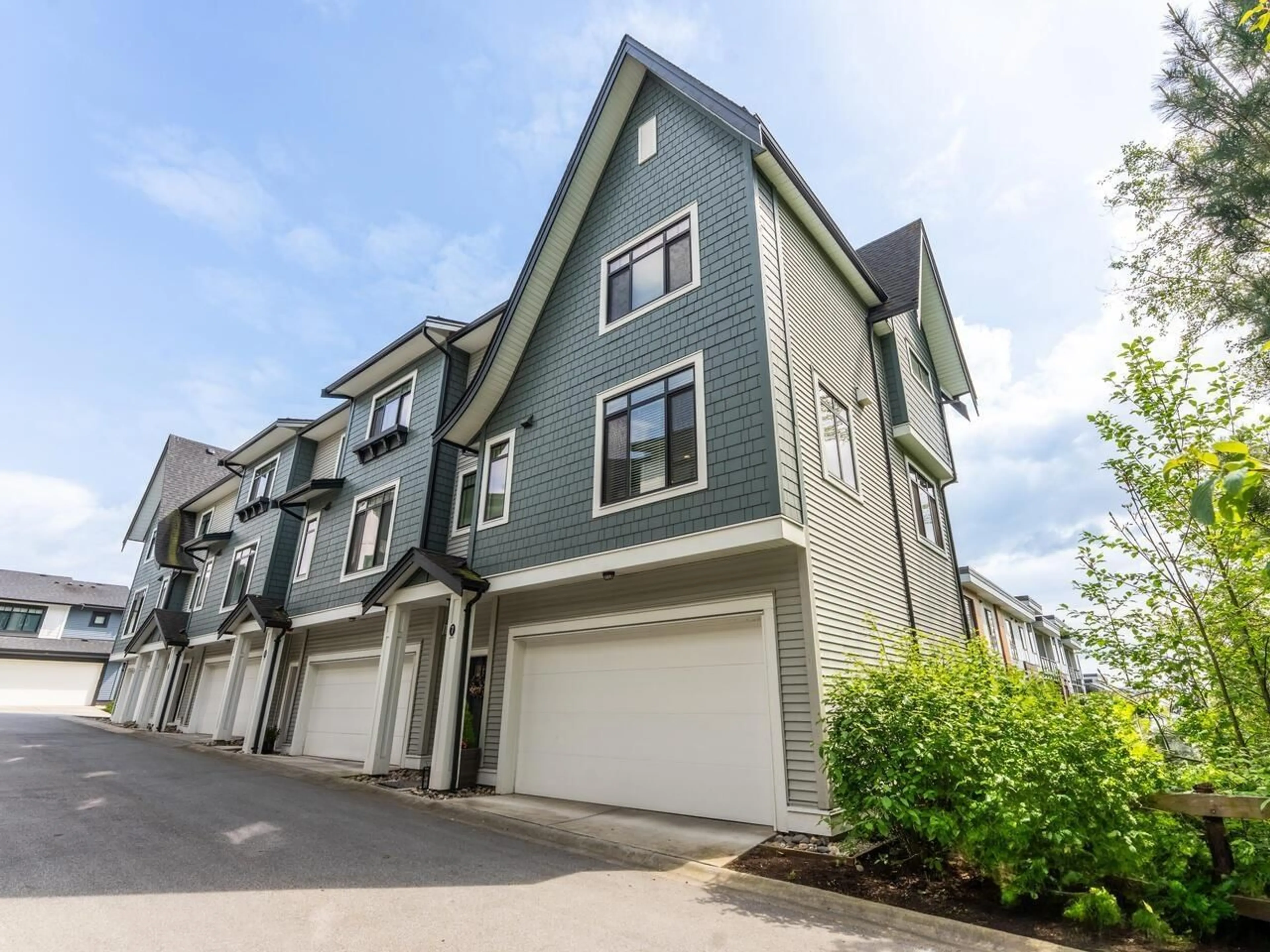 Home with vinyl exterior material, street for 7 - 6897 201, Langley British Columbia V2Y0Z3