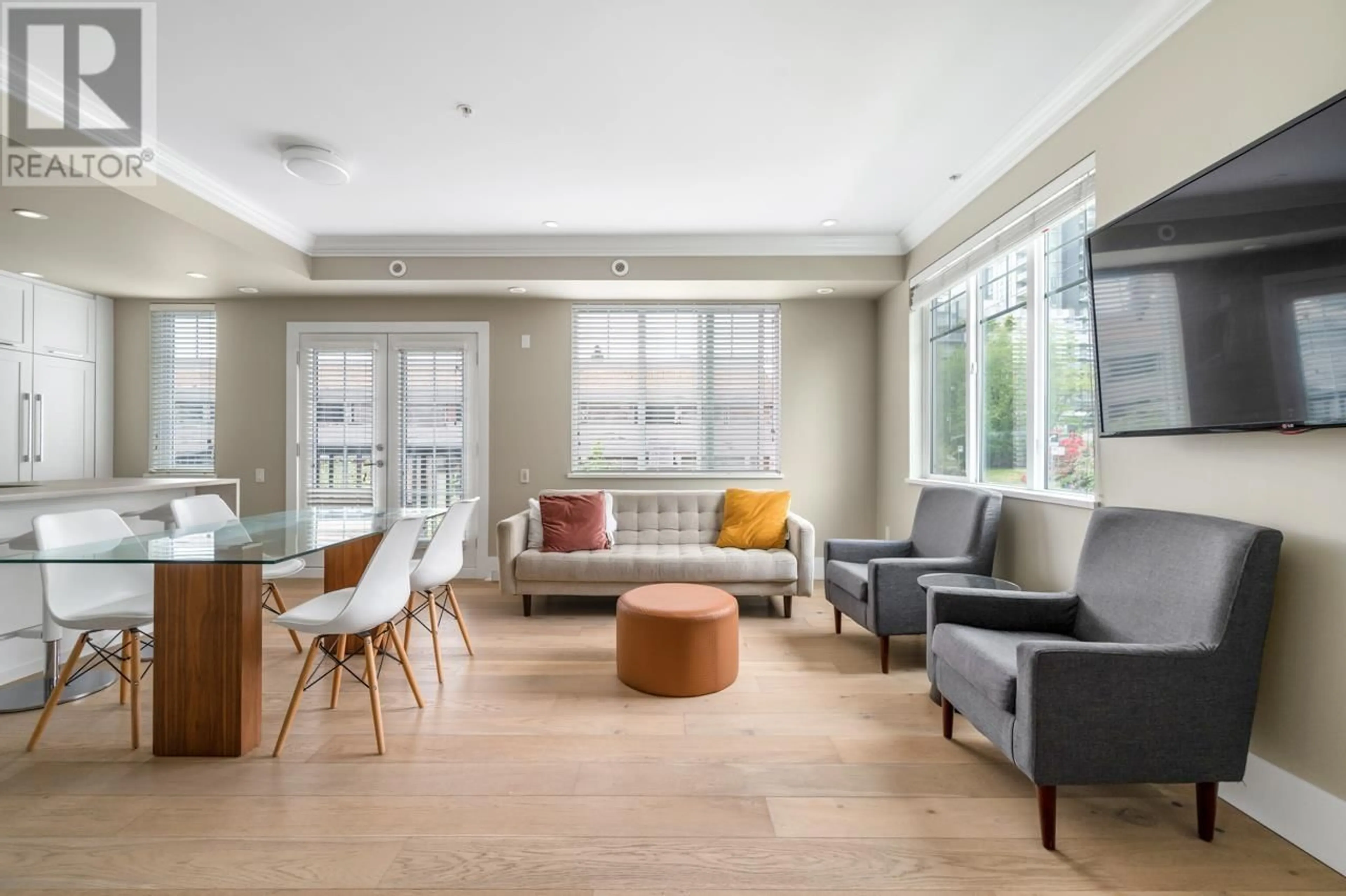 Living room with furniture, unknown for 484 59TH AVENUE, Vancouver British Columbia V5X1X5