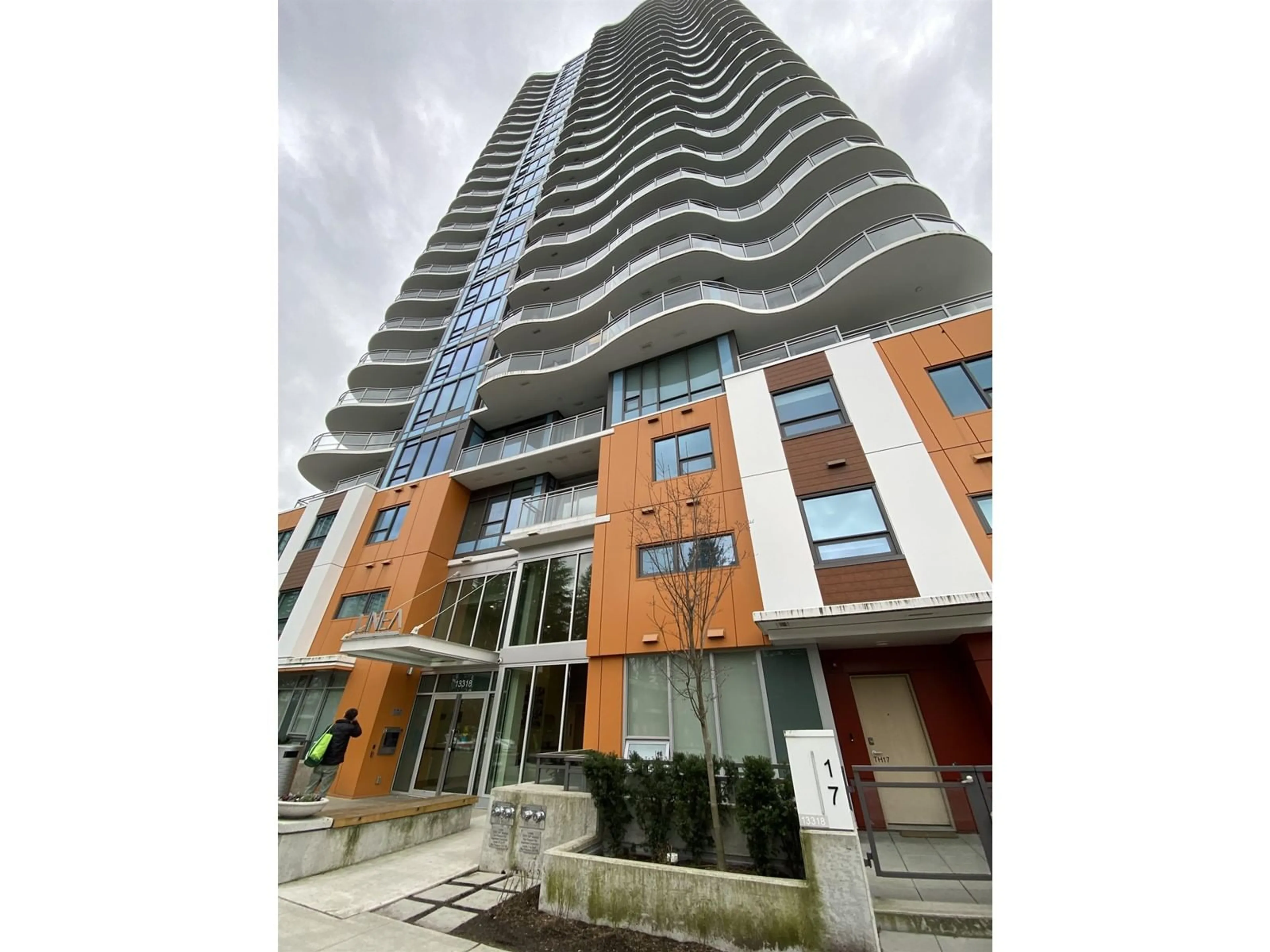 Indoor foyer for 808 - 13318 104, Surrey British Columbia V3T0R2