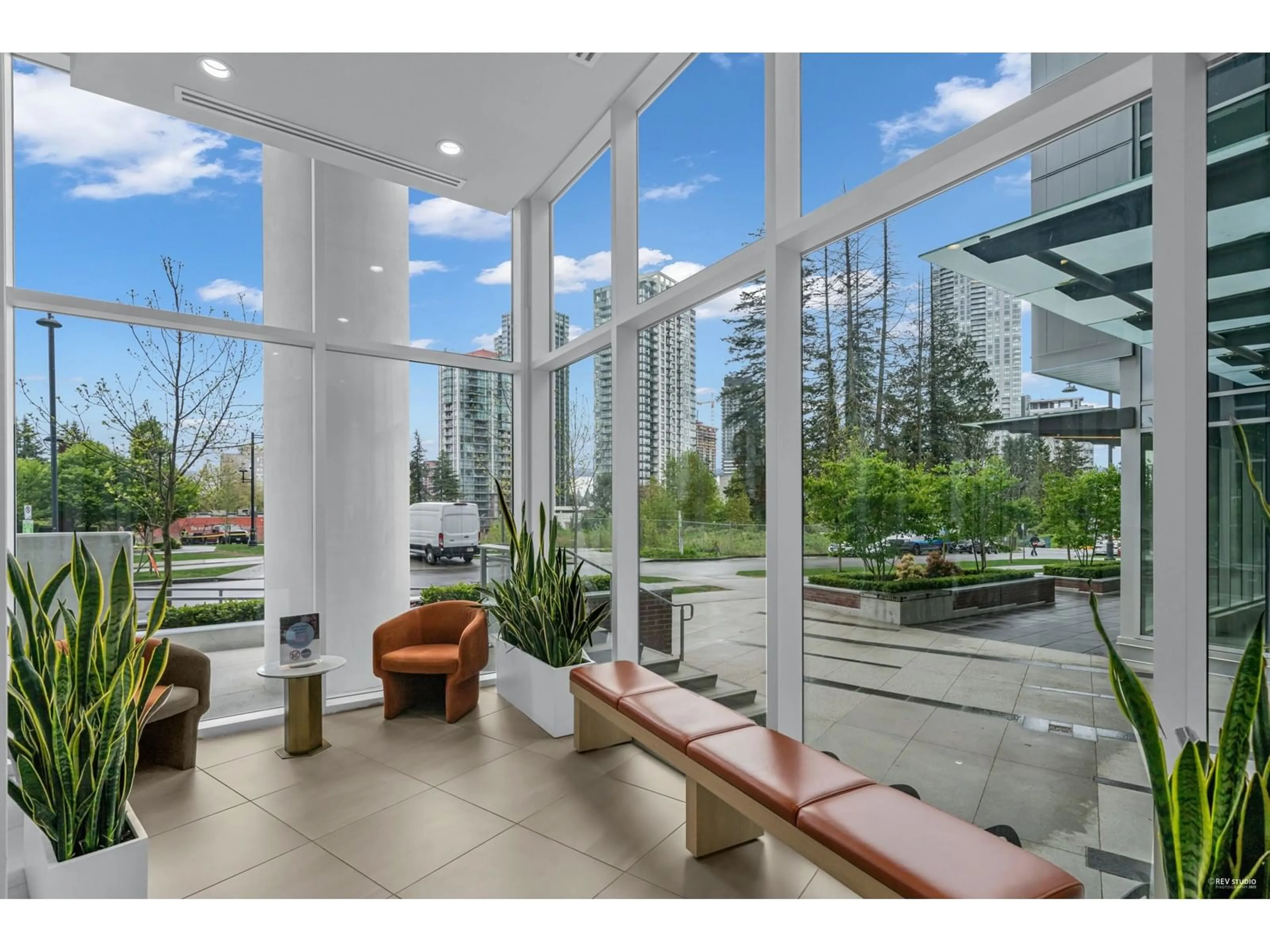 Indoor foyer for 3113 - 13308 CENTRAL, Surrey British Columbia V3T0M4