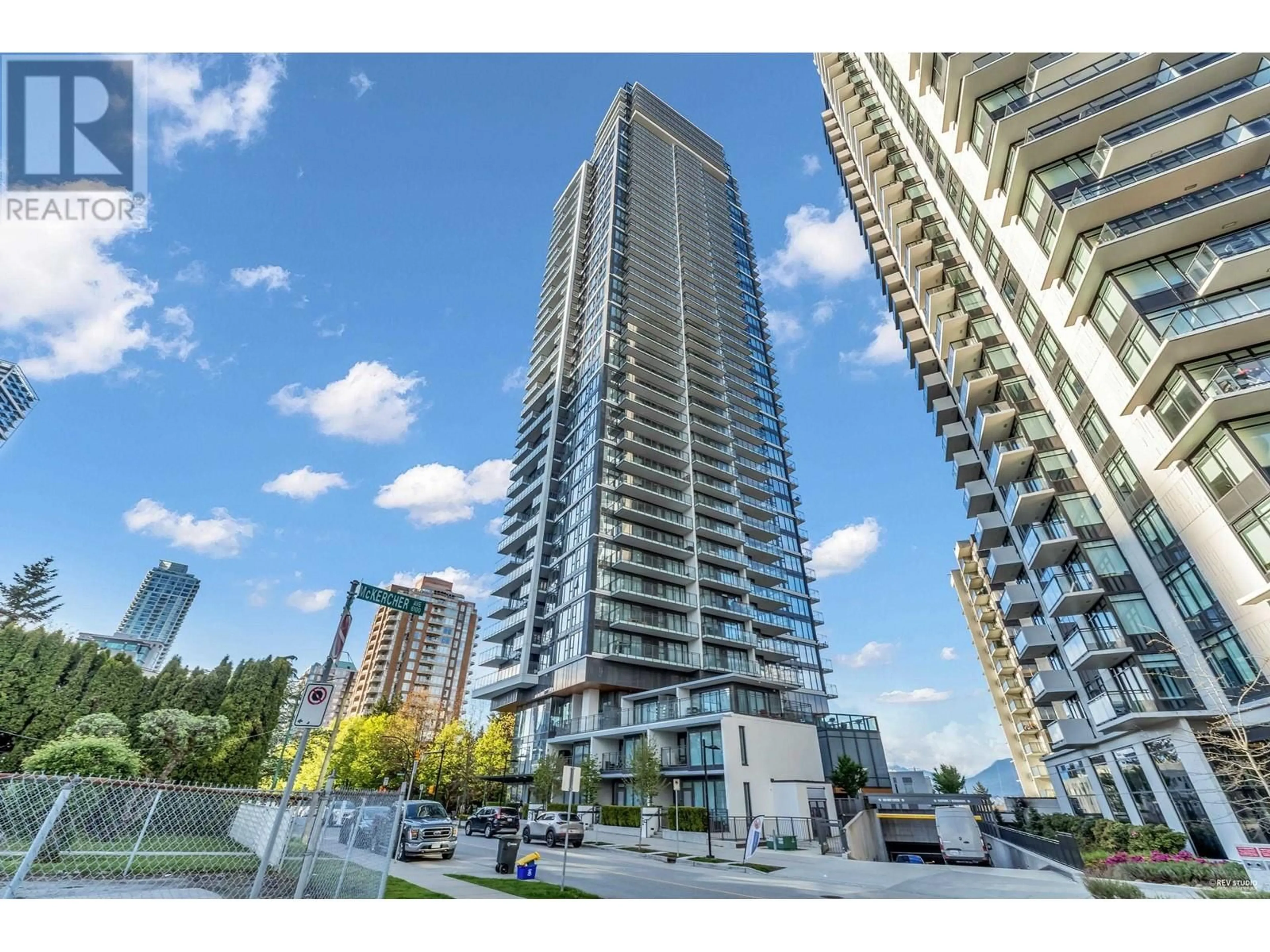 A pic from outside/outdoor area/front of a property/back of a property/a pic from drone, unknown for 2707 - 4711 HAZEL STREET, Burnaby British Columbia V5H0J9