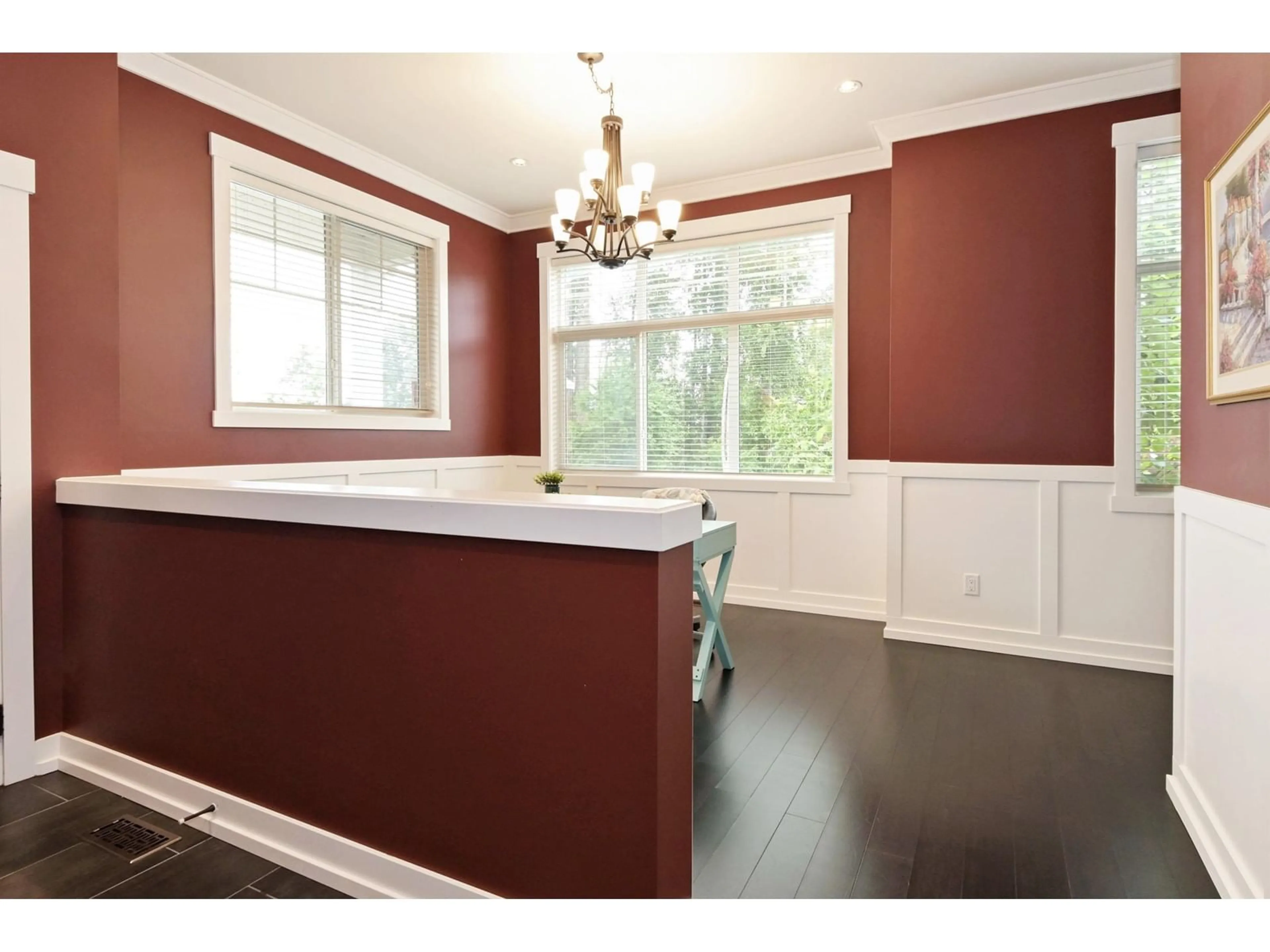 Open concept kitchen, wood/laminate floor for 16455 22, Surrey British Columbia V3Z0L8