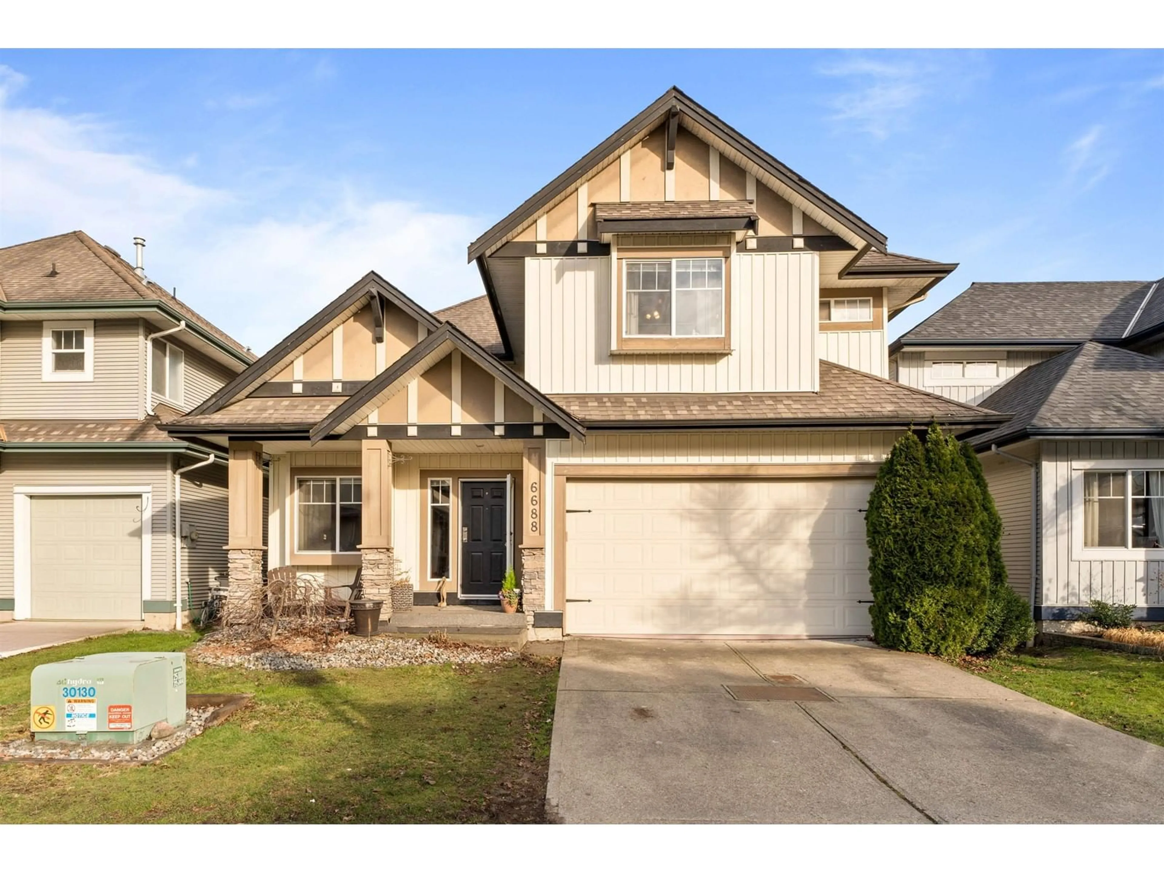 Home with vinyl exterior material, street for 6688 182, Surrey British Columbia V3S0L9