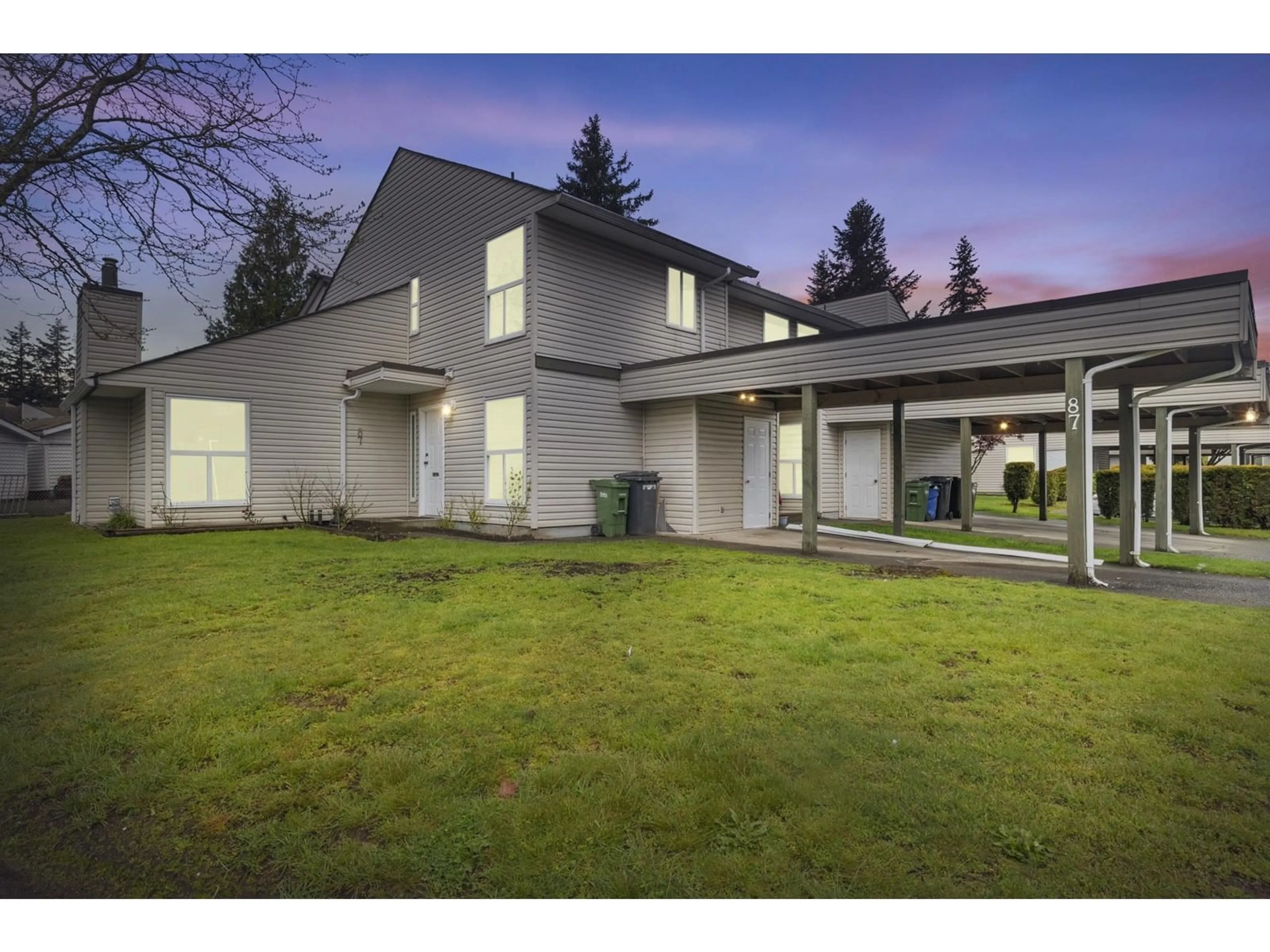 A pic from outside/outdoor area/front of a property/back of a property/a pic from drone, unknown for 87 - 3030 TRETHEWEY, Abbotsford British Columbia V2T4N2