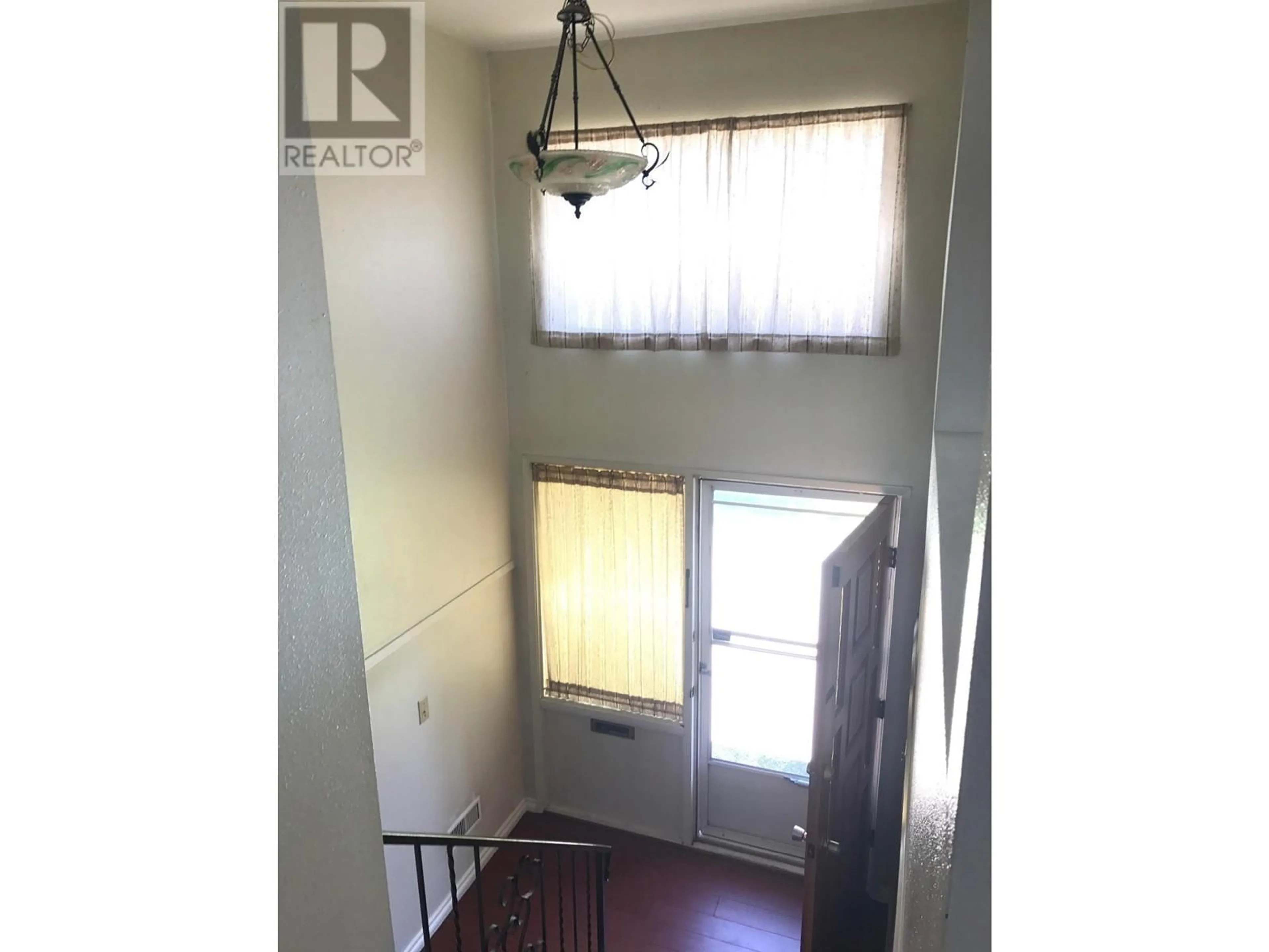 Indoor entryway for 10271 ROSEDENE CRESCENT, Richmond British Columbia V7A2P6