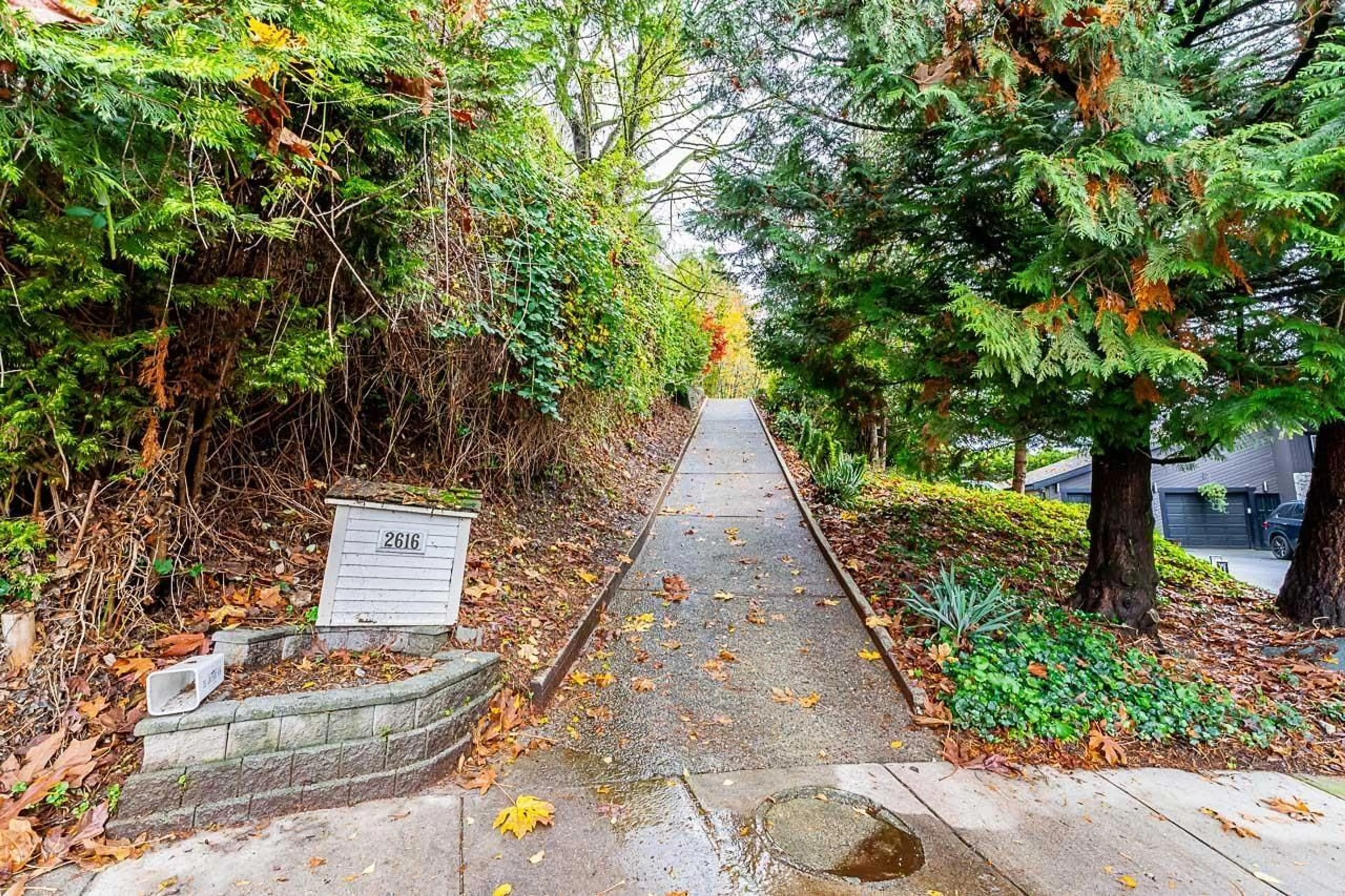Patio, street for 2616 ST GALLEN, Abbotsford British Columbia V3G1C3