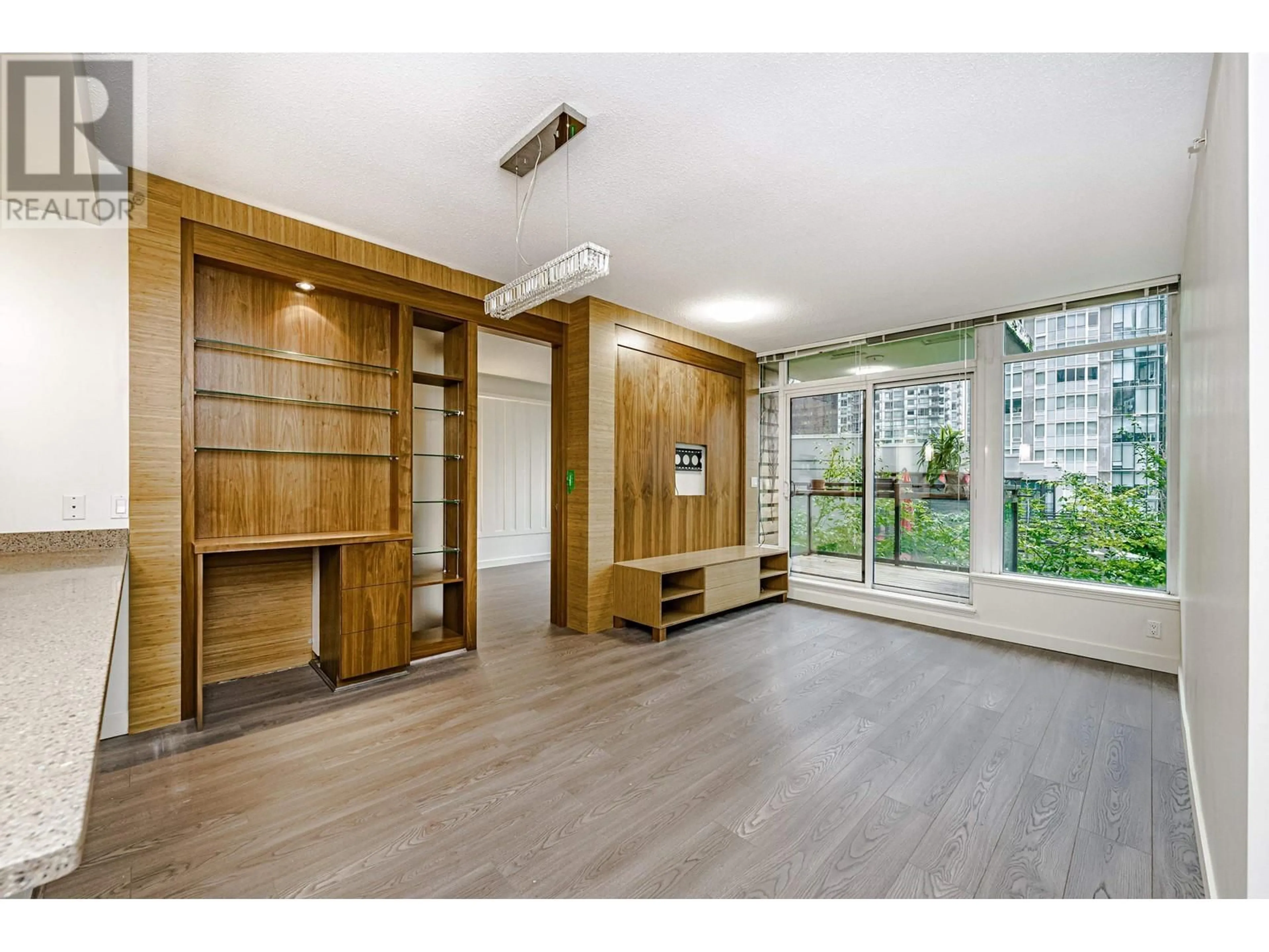 Indoor foyer for 404 - 1211 MELVILLE STREET, Vancouver British Columbia V6E0A7