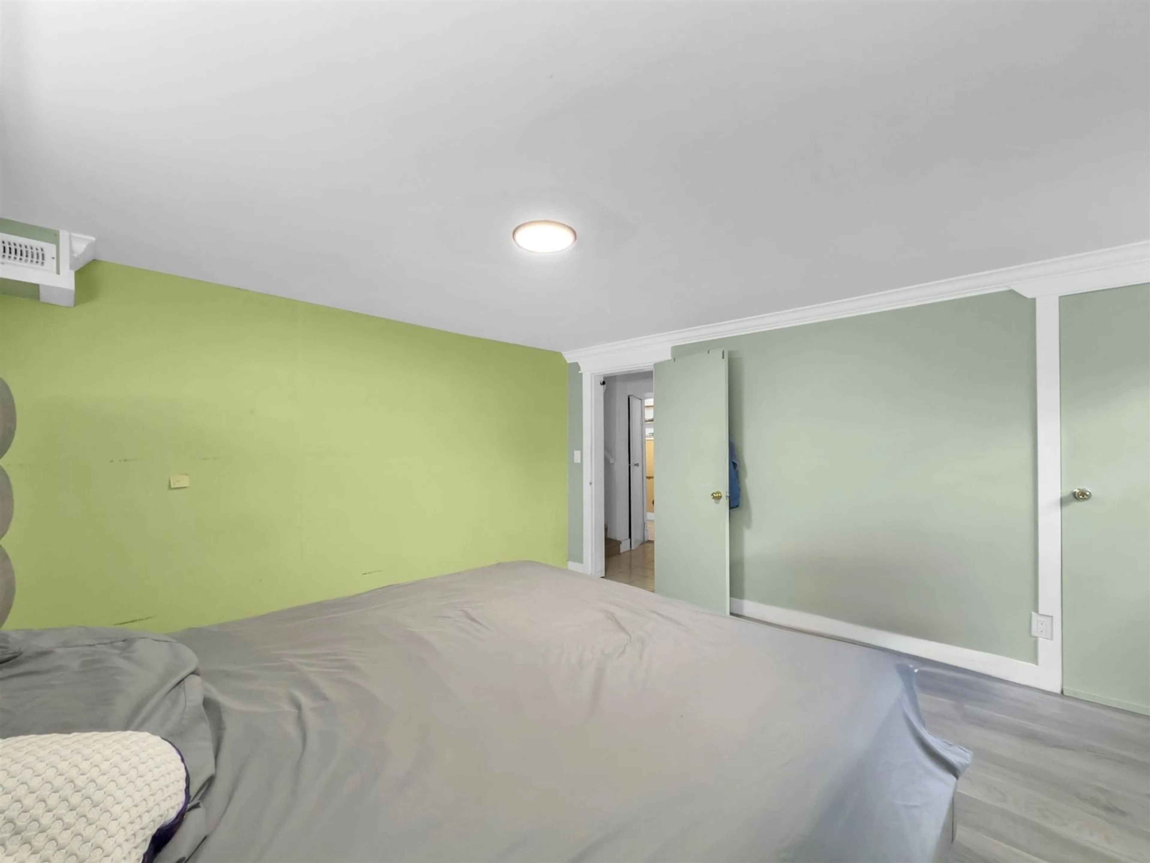 A pic of a room for 12429 99, Surrey British Columbia V3V2P1