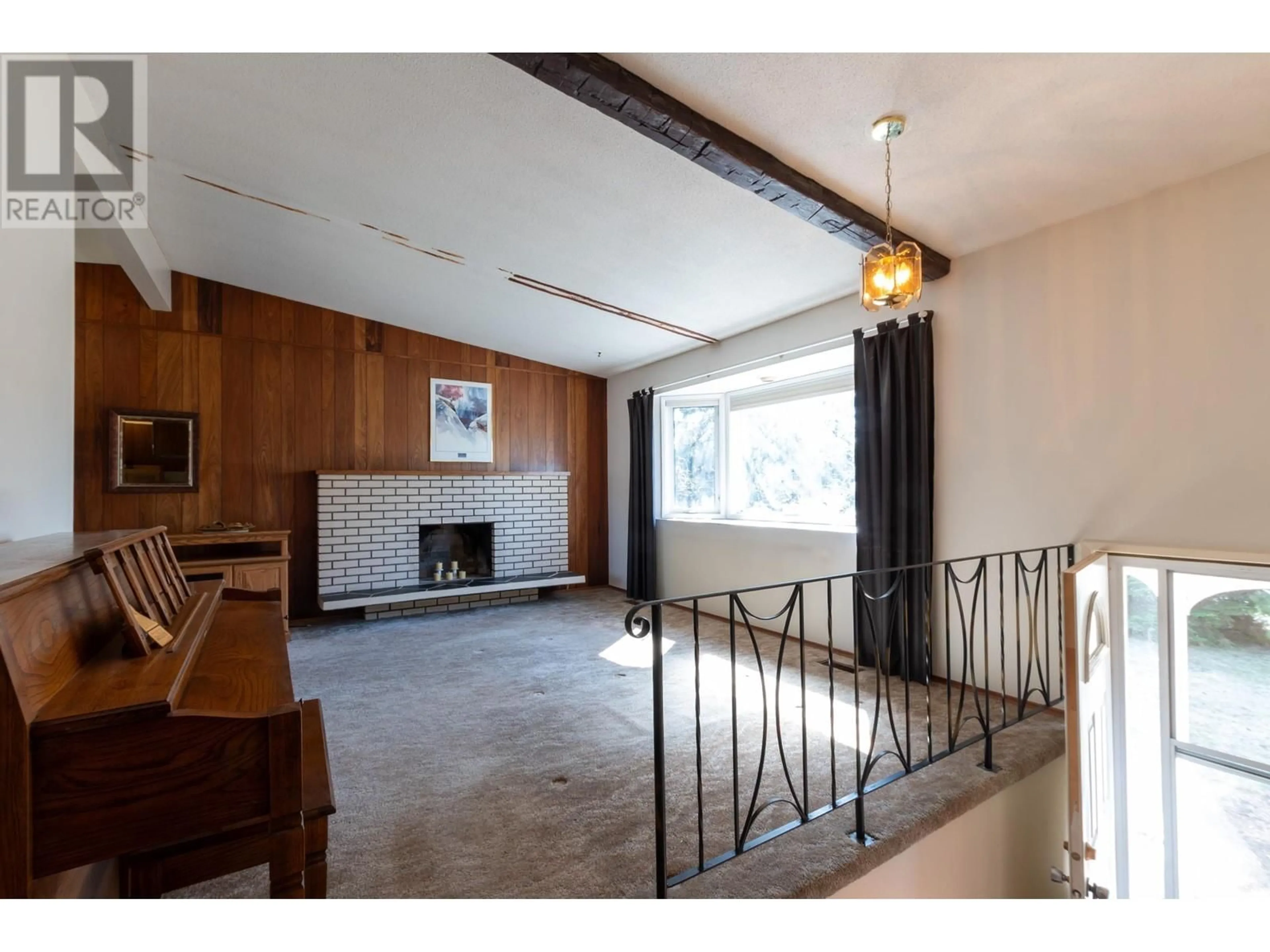 Indoor foyer for 190 BRIGADE DRIVE, Prince George British Columbia V2M4N6