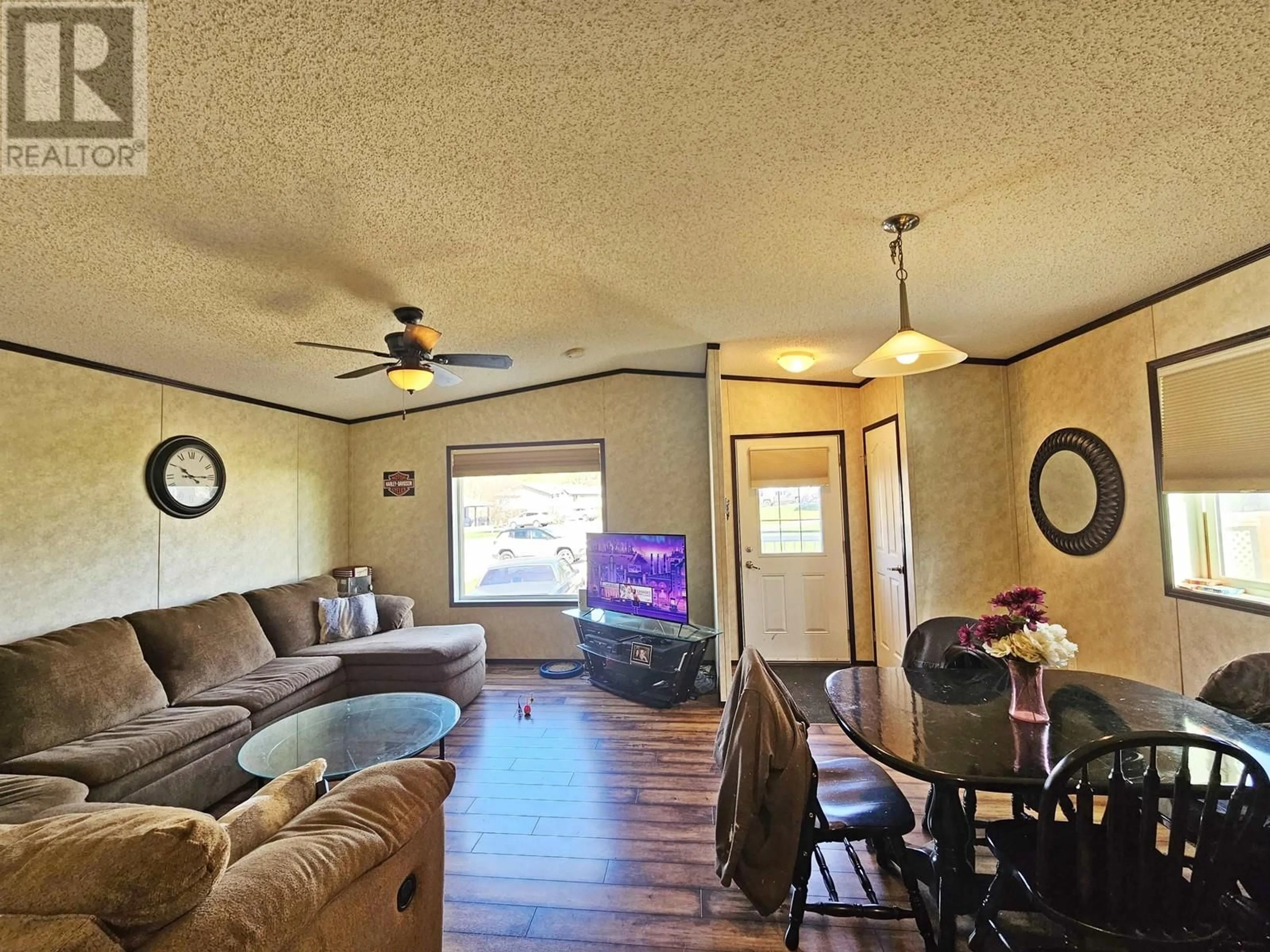 Living room with furniture, wood/laminate floor for 2510 ARIEL DAWN ROAD, Quesnel British Columbia V2J7A1