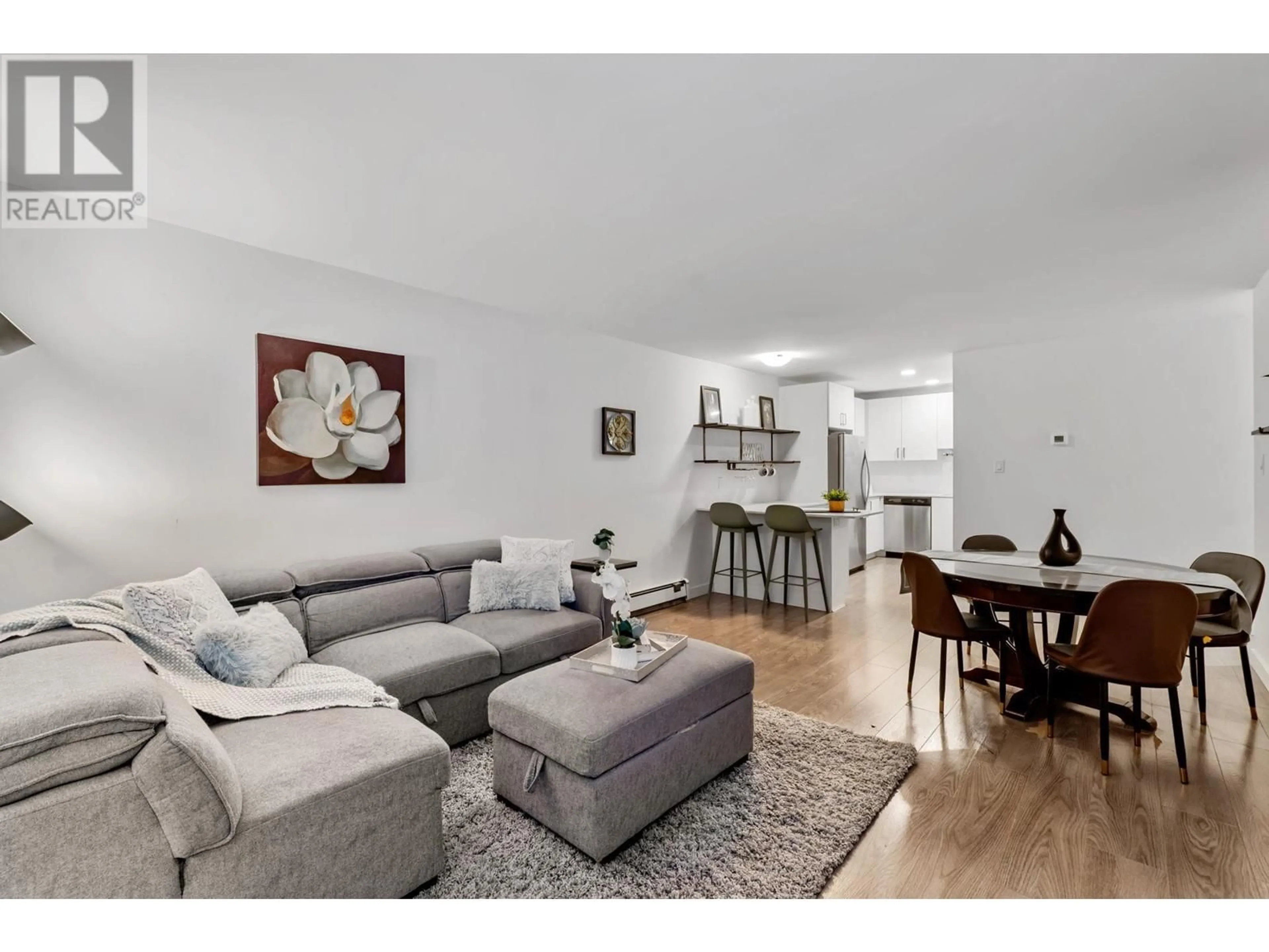 Living room with furniture, unknown for 103 - 4625 GRANGE STREET, Burnaby British Columbia V5H1R1