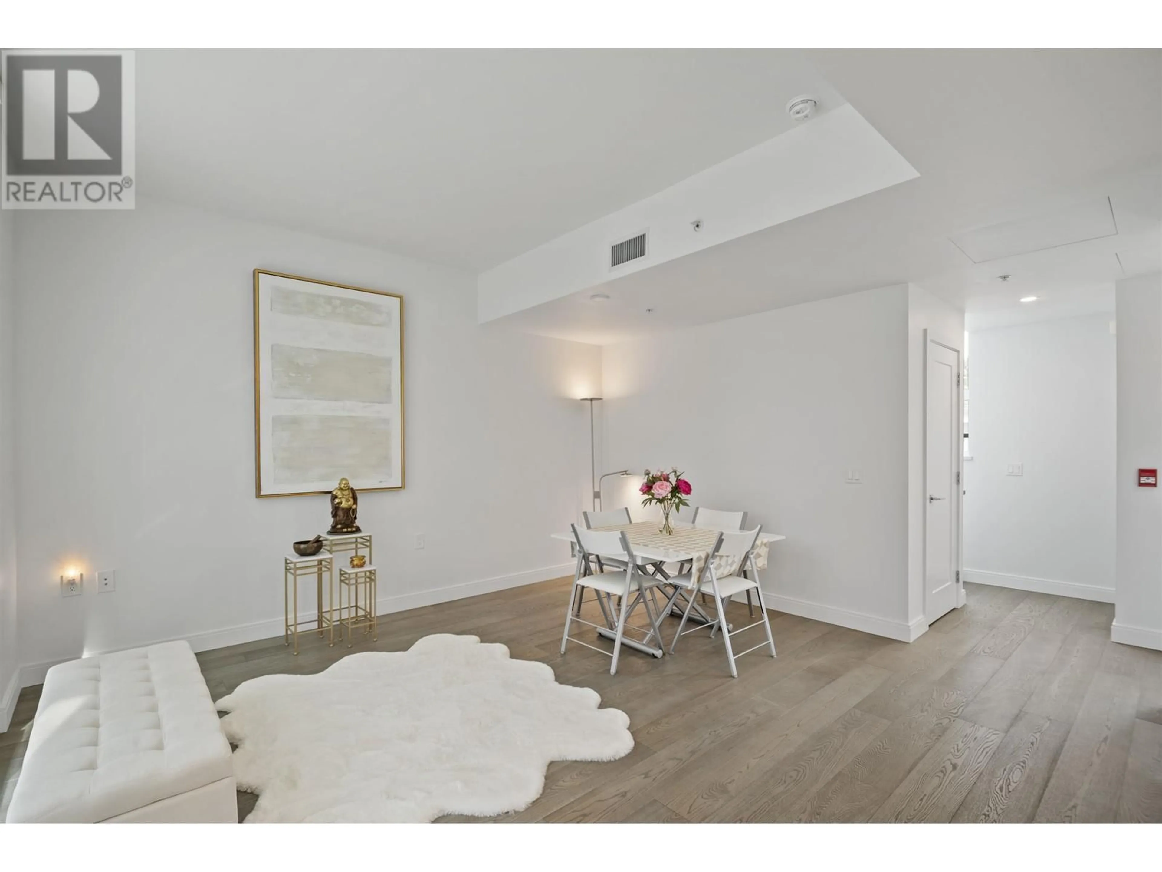 A pic of a room for 4920 CAMBIE STREET, Vancouver British Columbia V5Z0K1