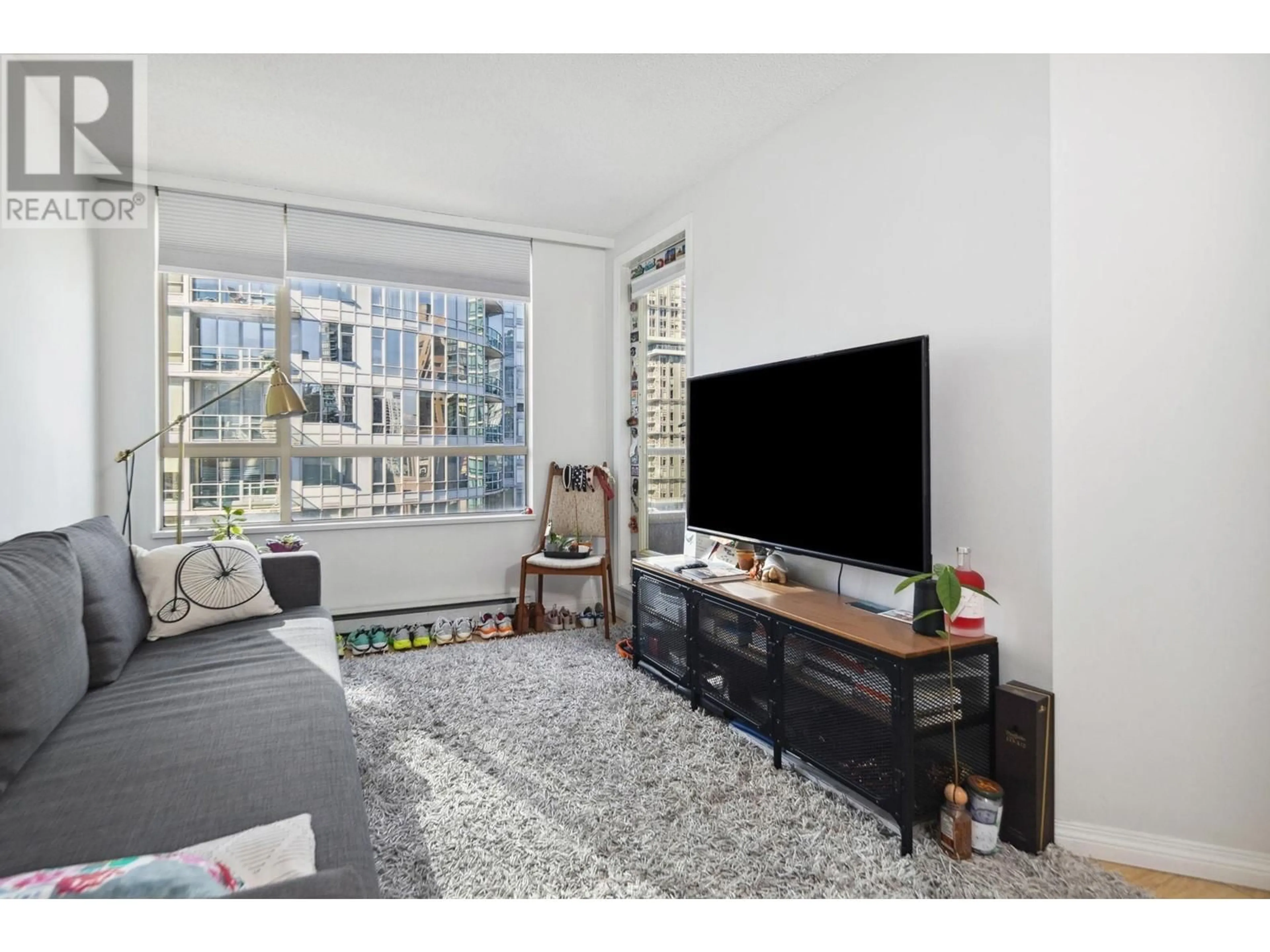 Living room with furniture, unknown for 1402 - 822 HOMER STREET, Vancouver British Columbia V6B6M3