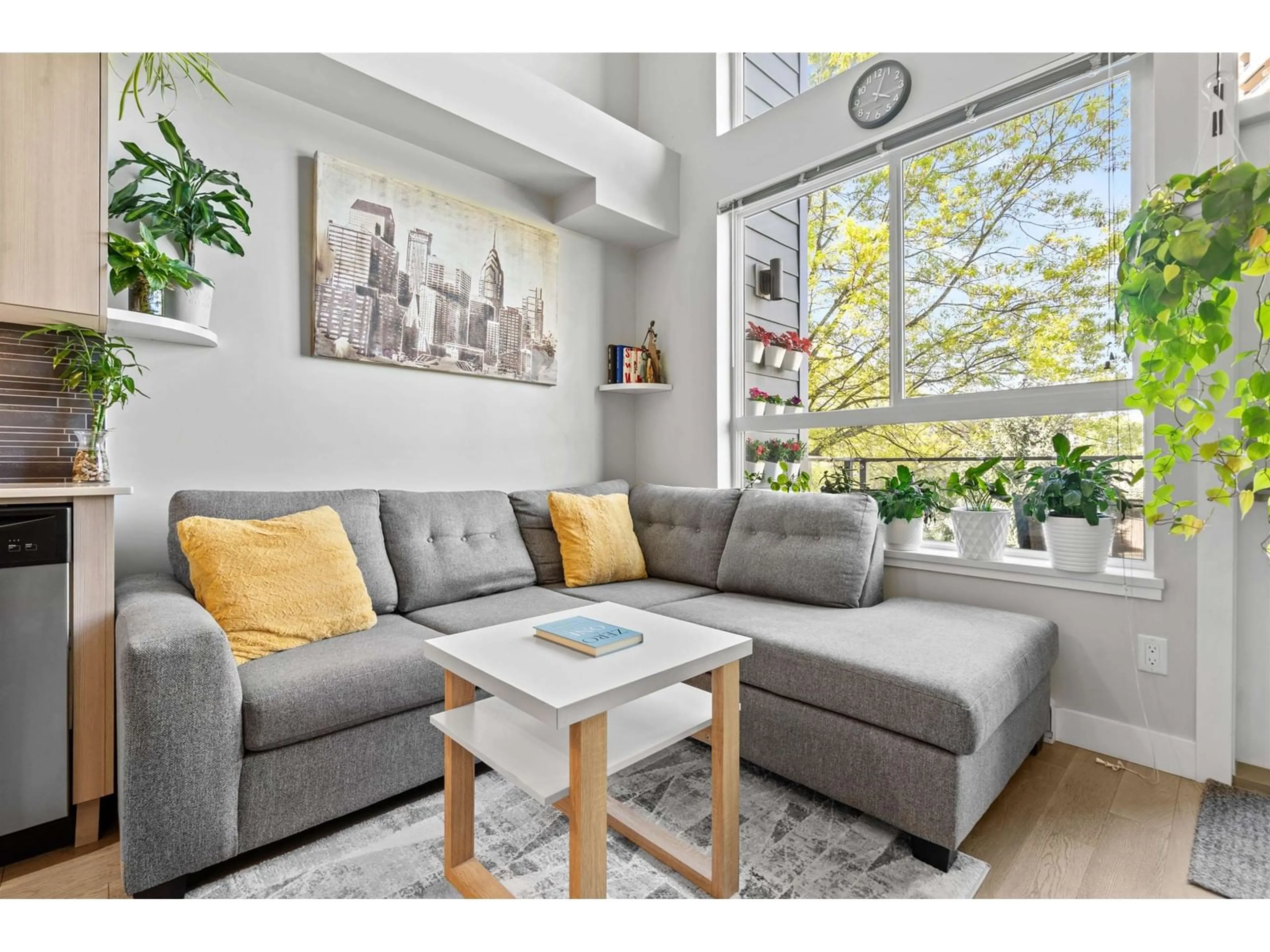 Living room with furniture, unknown for 310 - 3090 GLADWIN, Abbotsford British Columbia V2T0G2