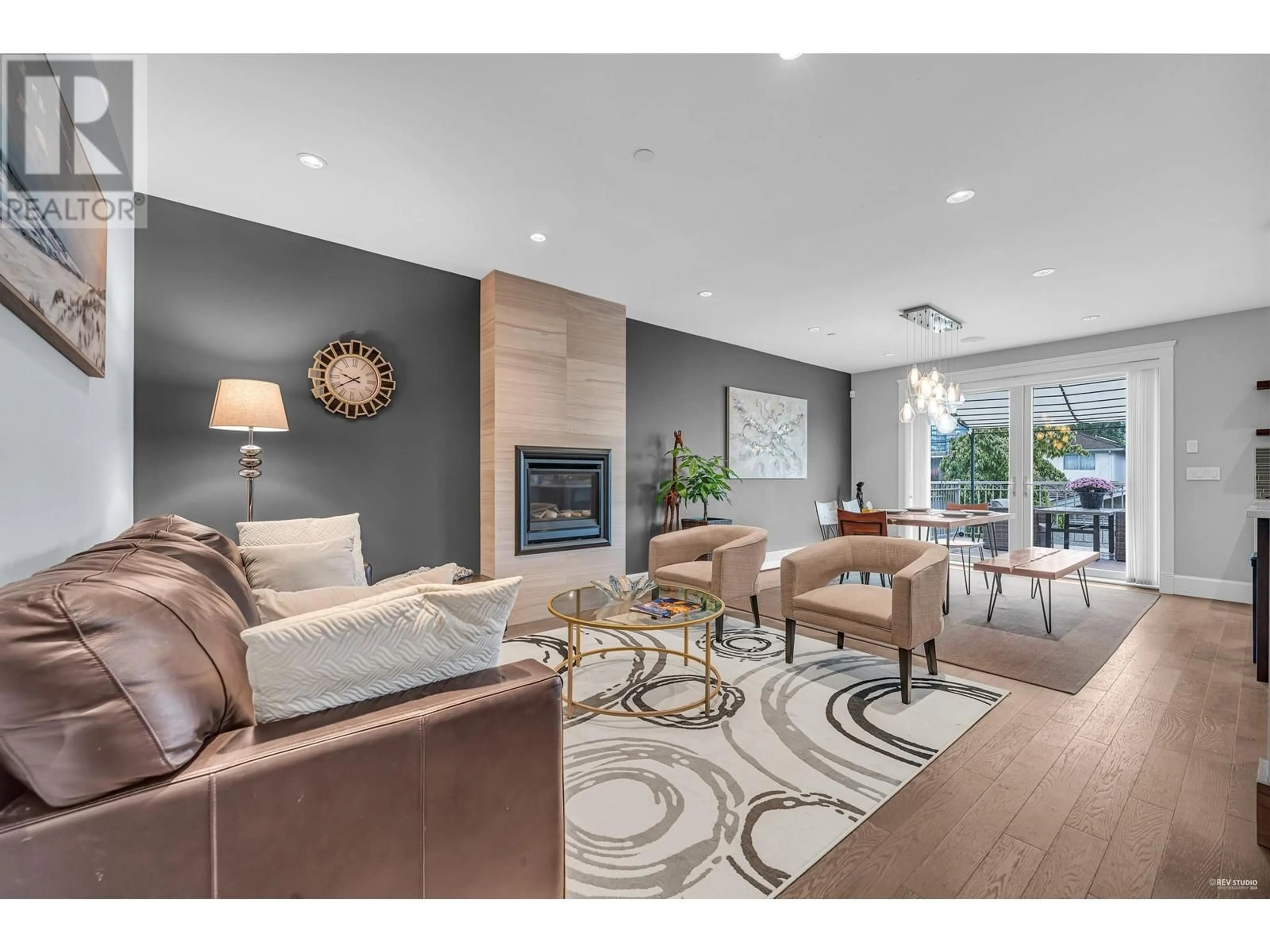 Living room with furniture, wood/laminate floor for 1566 65TH AVENUE, Vancouver British Columbia V6P2R1