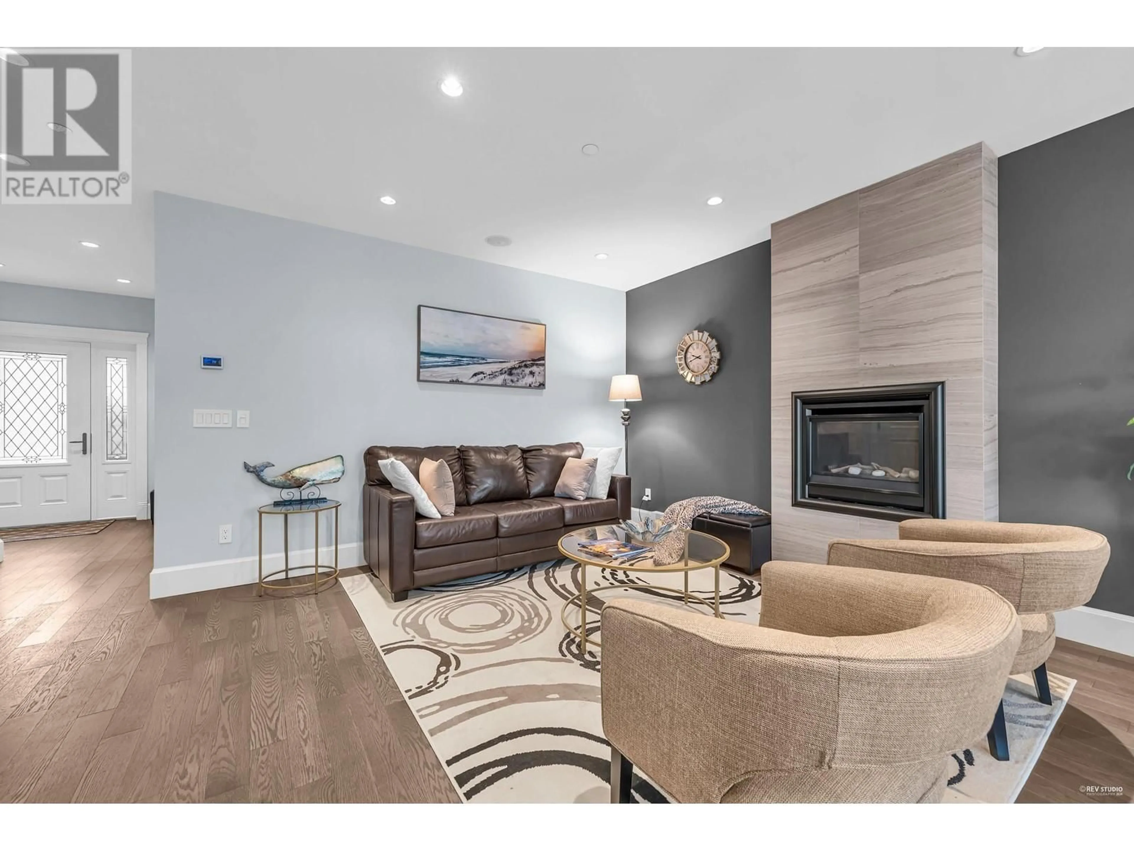 Living room with furniture, wood/laminate floor for 1566 65TH AVENUE, Vancouver British Columbia V6P2R1