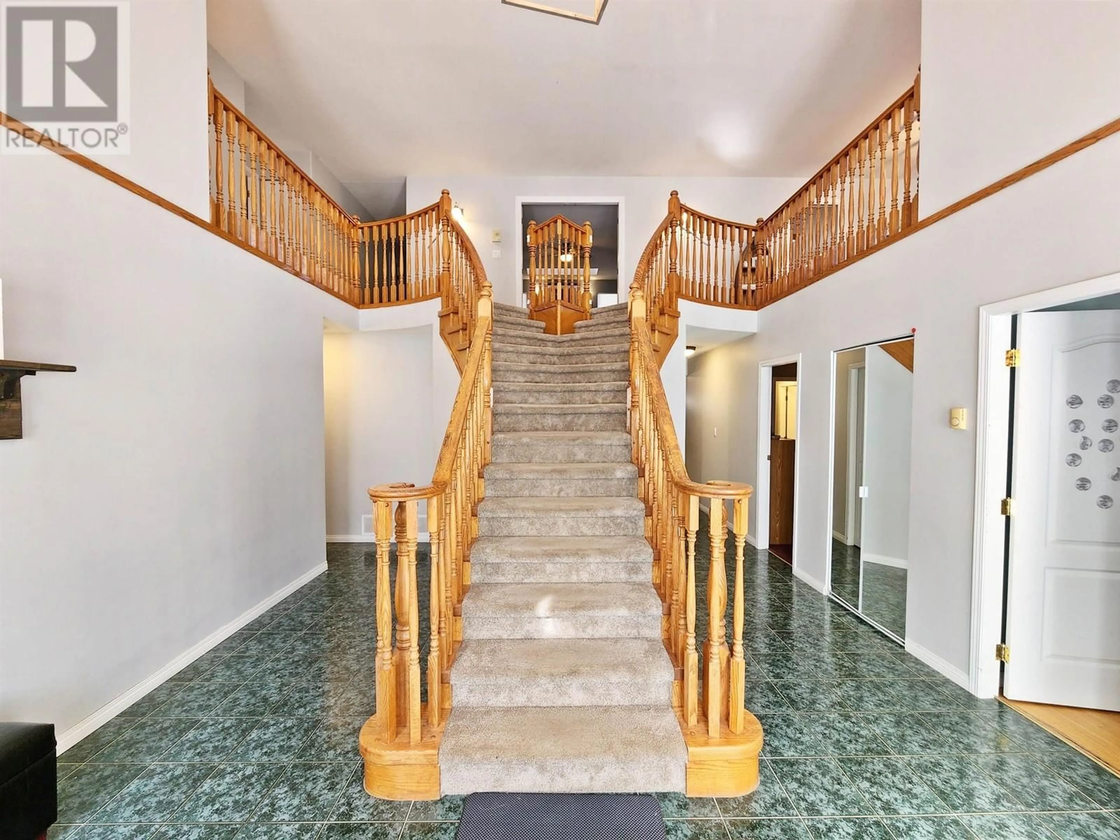 Indoor foyer for 105 LAWLOR DRIVE, Quesnel British Columbia V2J5X5