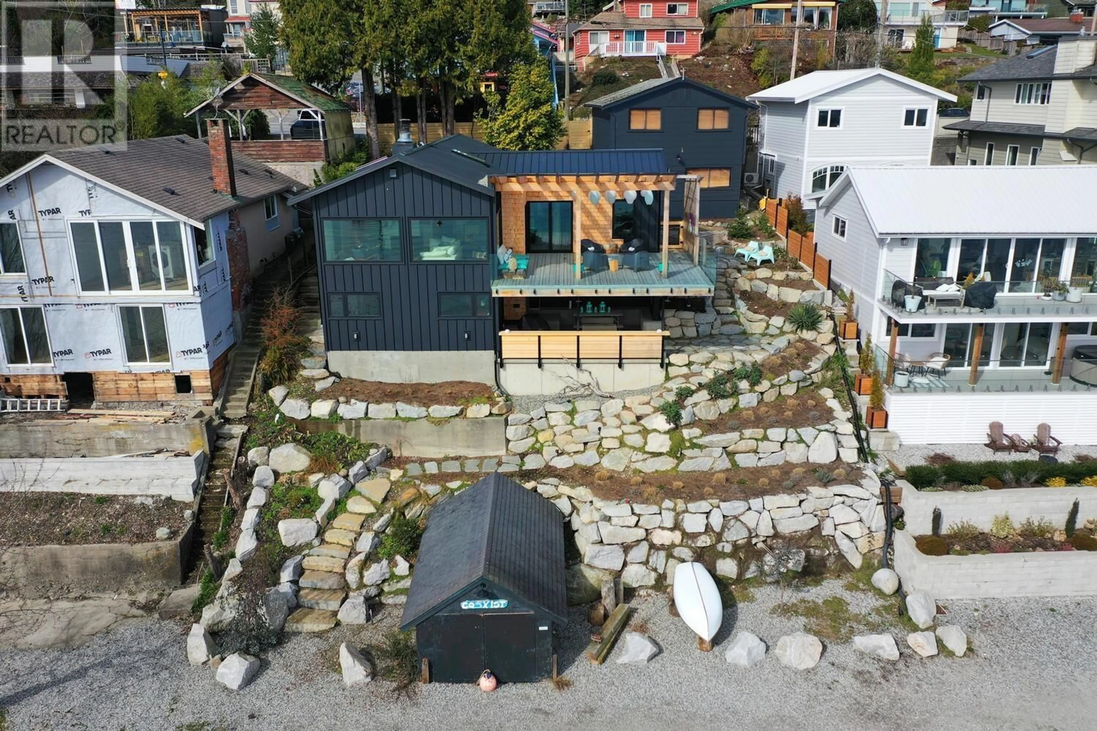 A pic from outside/outdoor area/front of a property/back of a property/a pic from drone, street for 466 MARINE DRIVE, Gibsons British Columbia V0N1V0