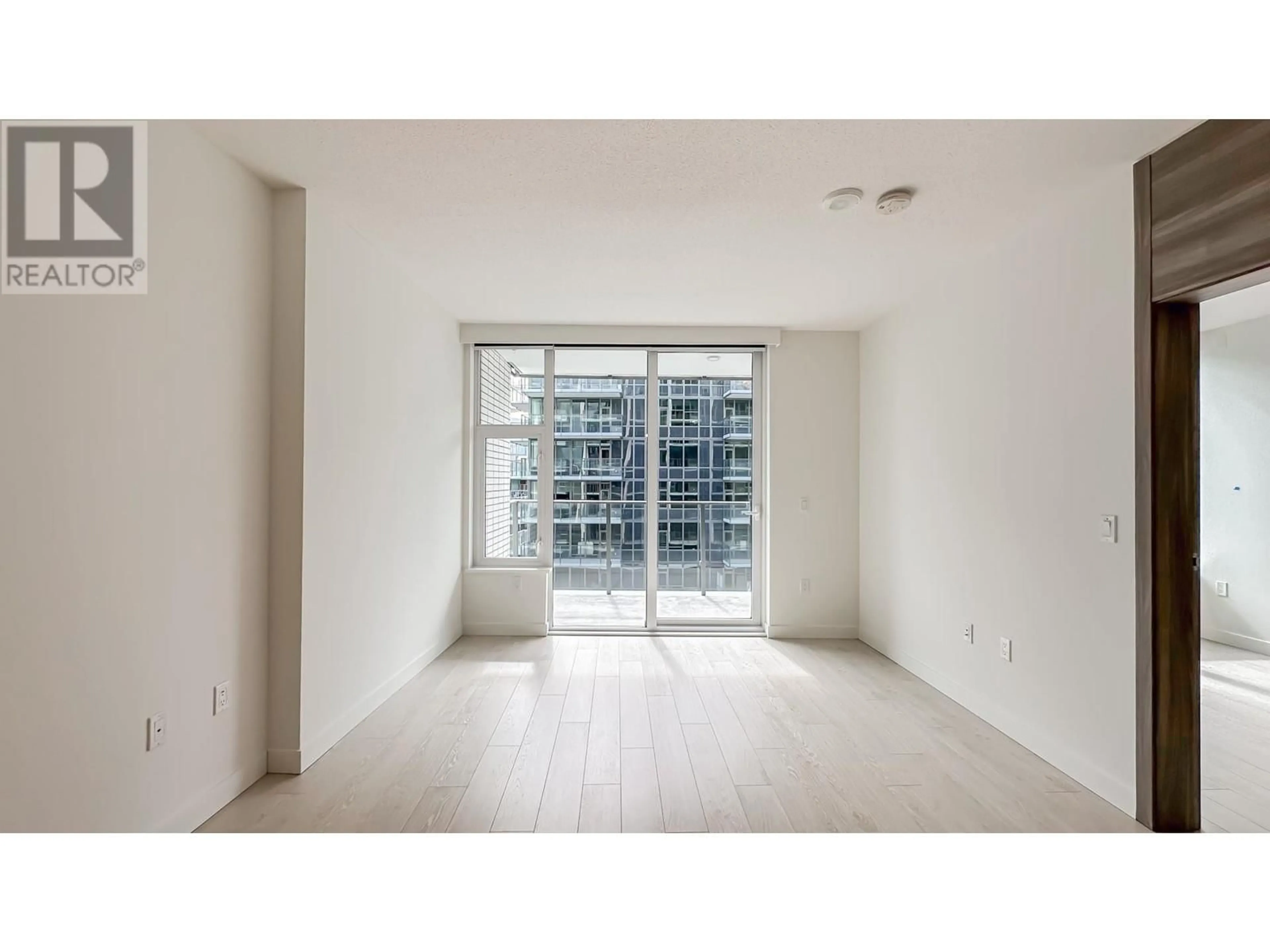 A pic of a room for 886 - 8671 HAZELBRIDGE WAY, Richmond British Columbia V6X0W9