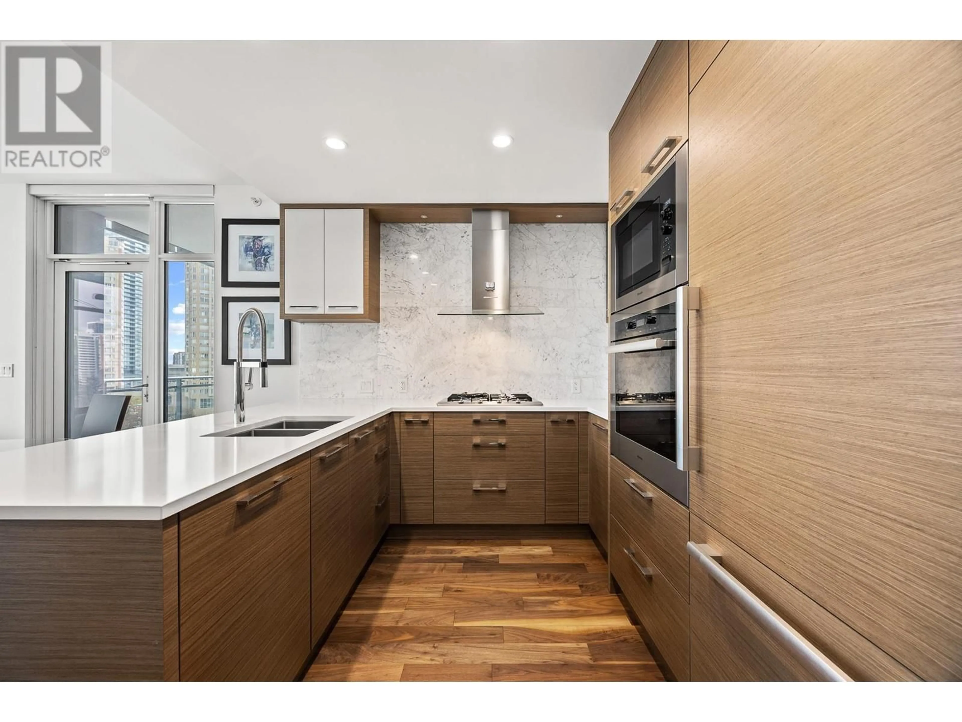 Contemporary kitchen, unknown for 703 - 4360 BERESFORD STREET, Burnaby British Columbia V5H0G2