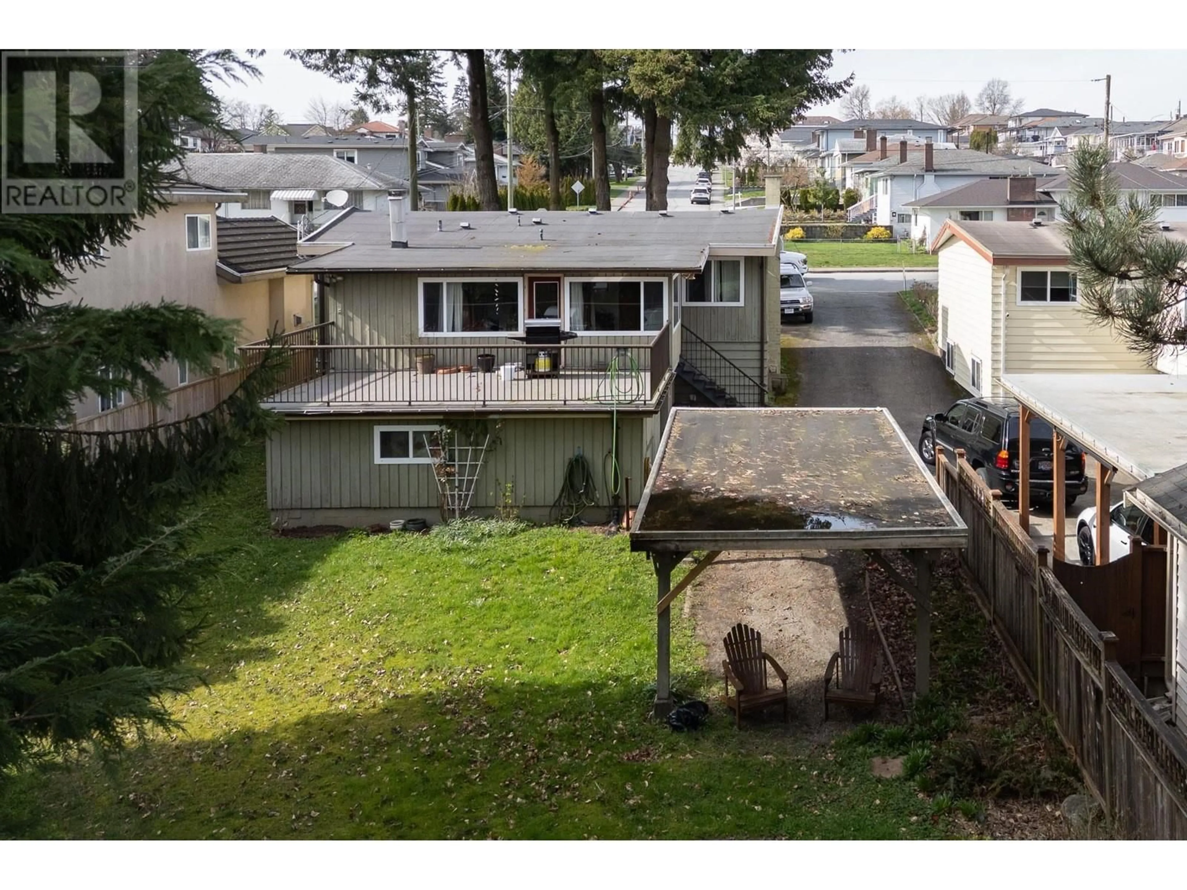 A pic from outside/outdoor area/front of a property/back of a property/a pic from drone, street for 7564 12TH AVENUE, Burnaby British Columbia V3N2K1