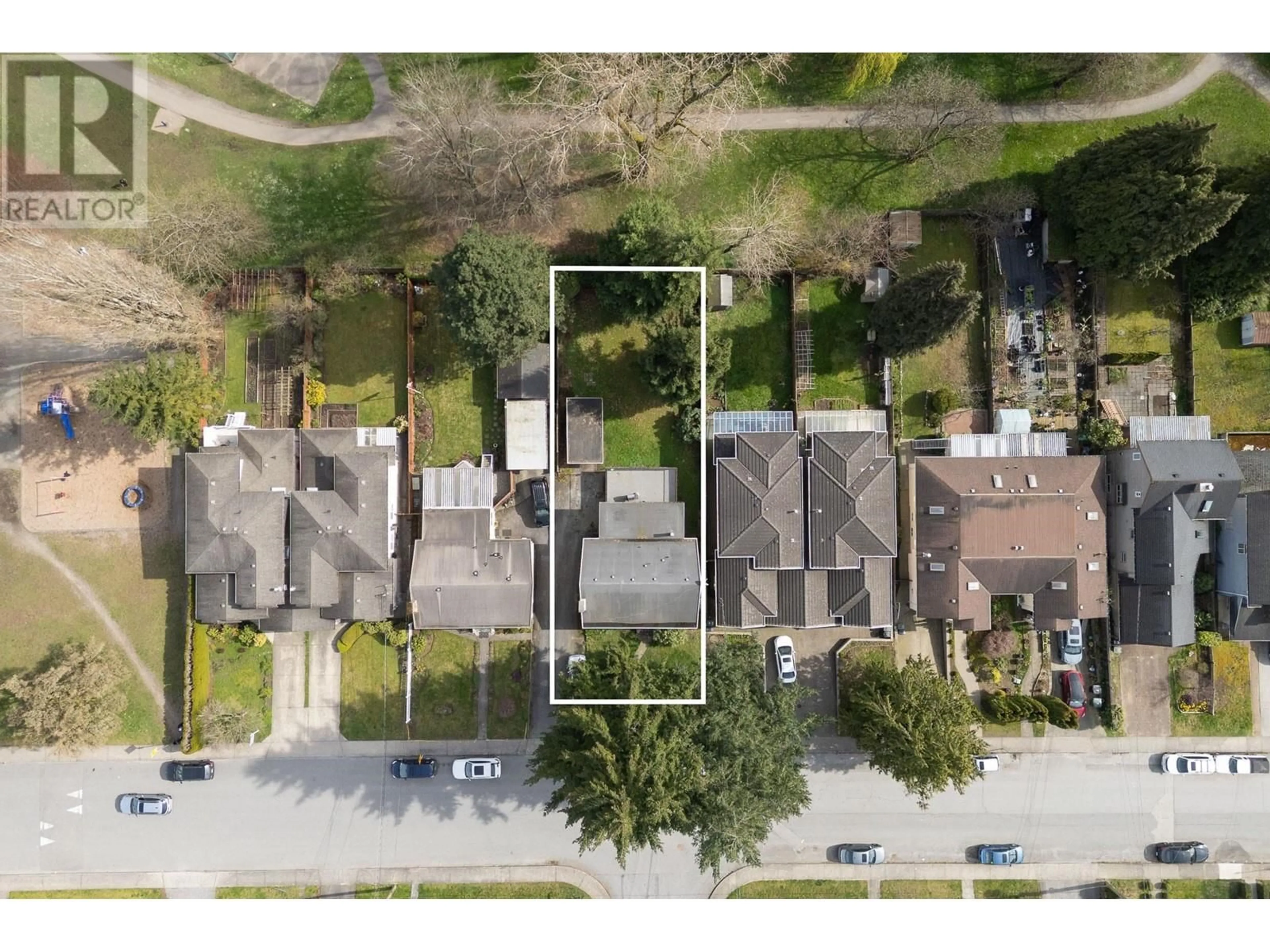 A pic from outside/outdoor area/front of a property/back of a property/a pic from drone, street for 7564 12TH AVENUE, Burnaby British Columbia V3N2K1