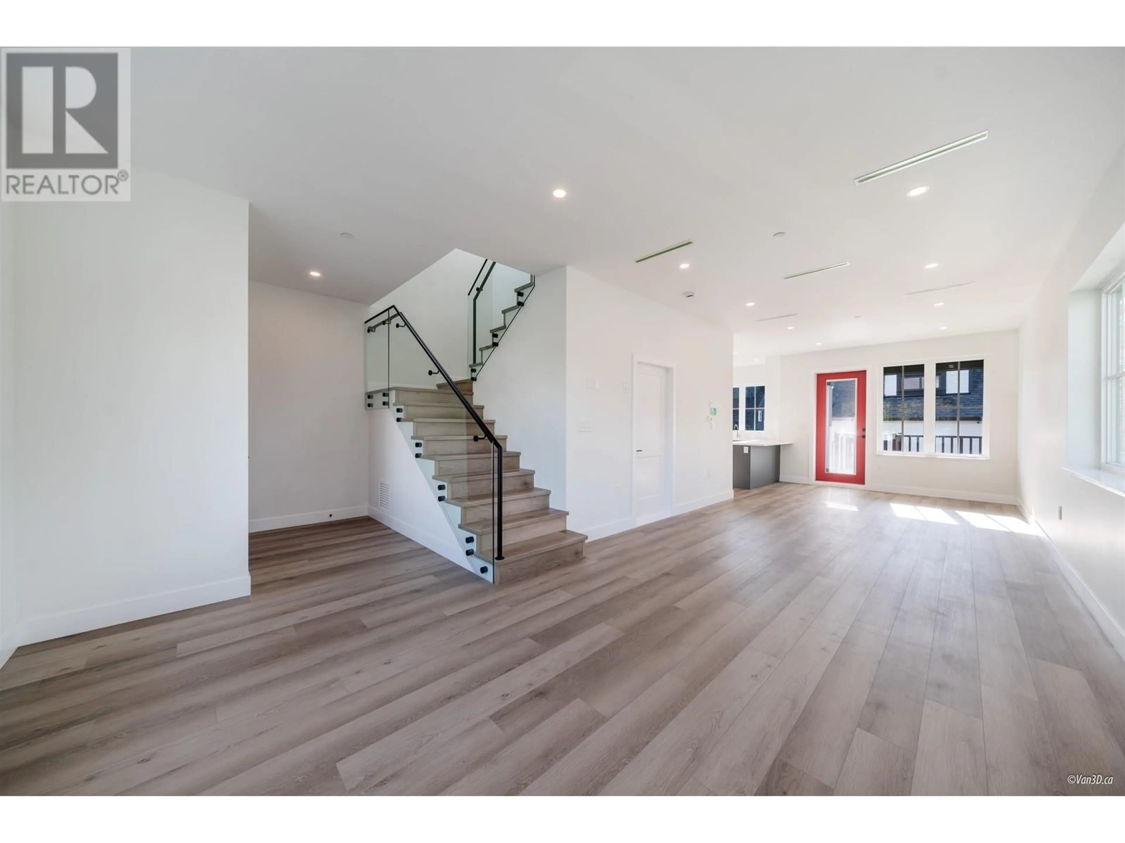 Indoor foyer for 6709 FLEMING STREET, Vancouver British Columbia V5P3H4