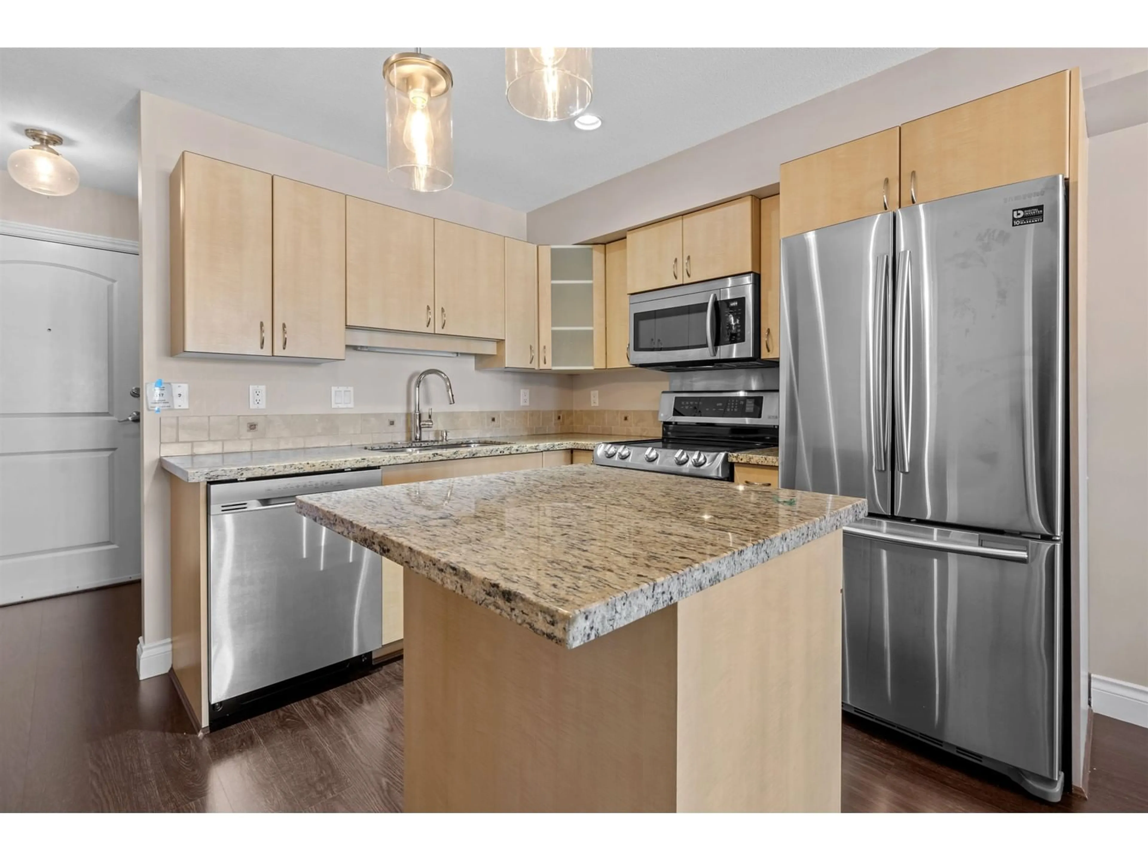 Open concept kitchen, unknown for 217 - 19774 56, Langley British Columbia V3A3X6