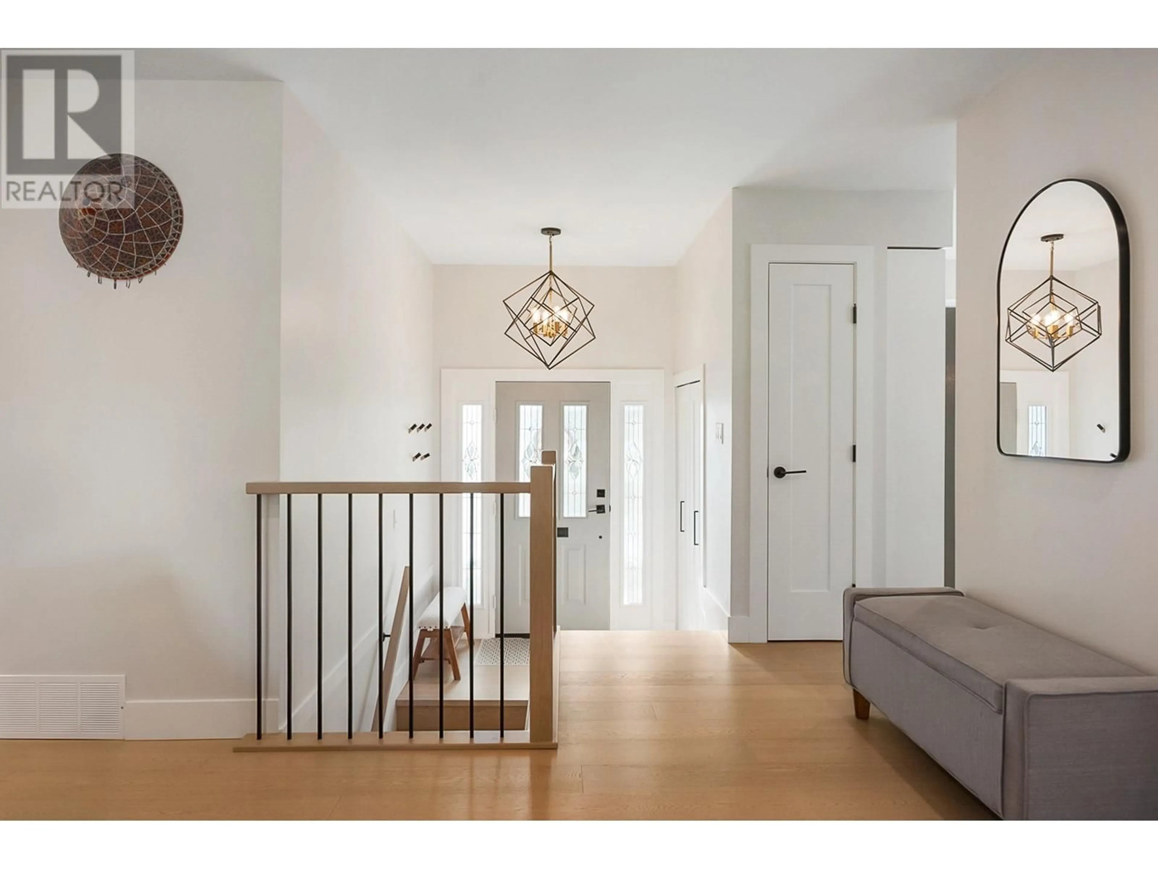 Indoor entryway for 2609 HAWSER AVENUE, Coquitlam British Columbia V3C4C9