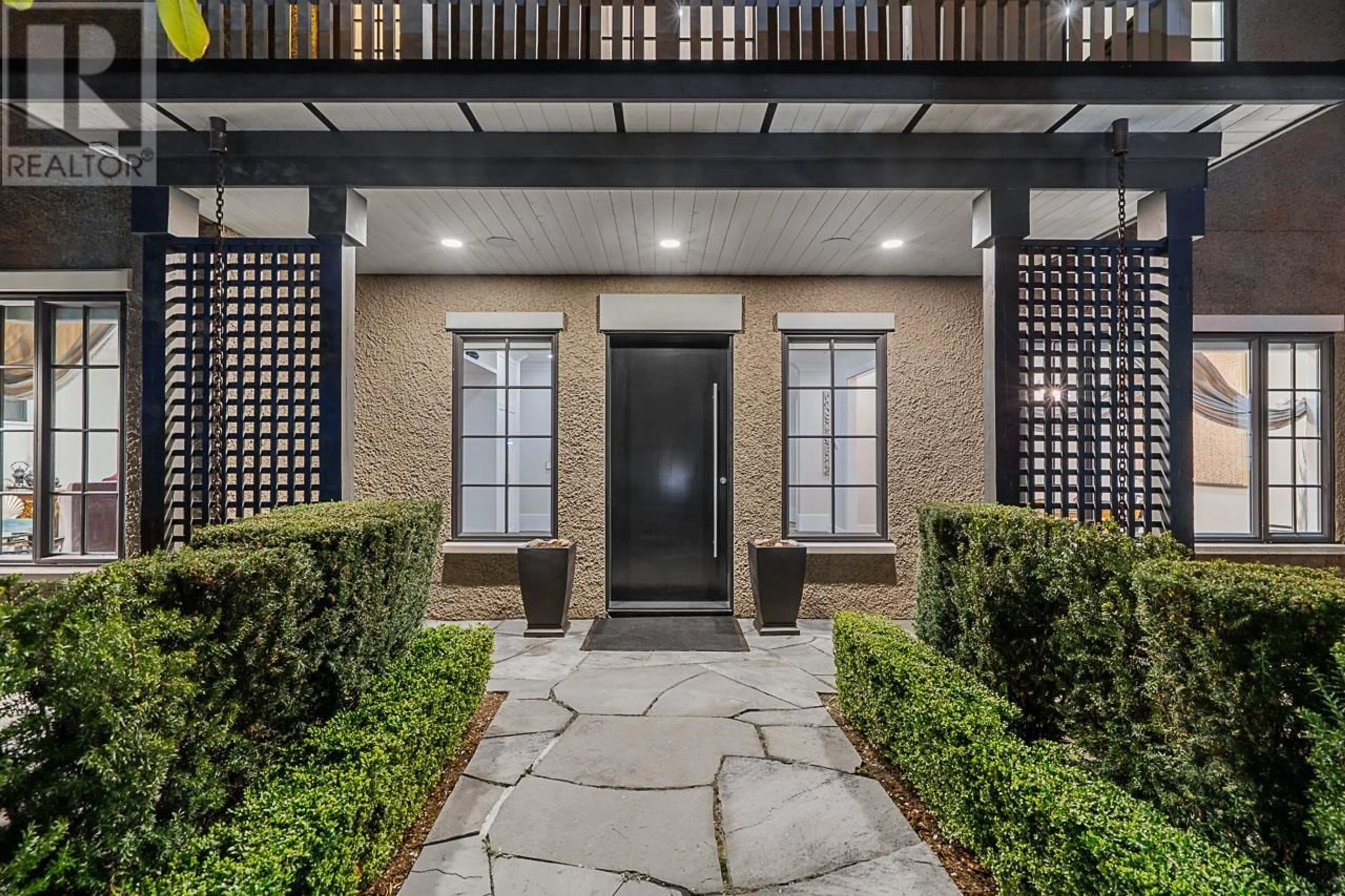 Patio, street for 4035 MARINE DRIVE, West Vancouver British Columbia V7V1N7
